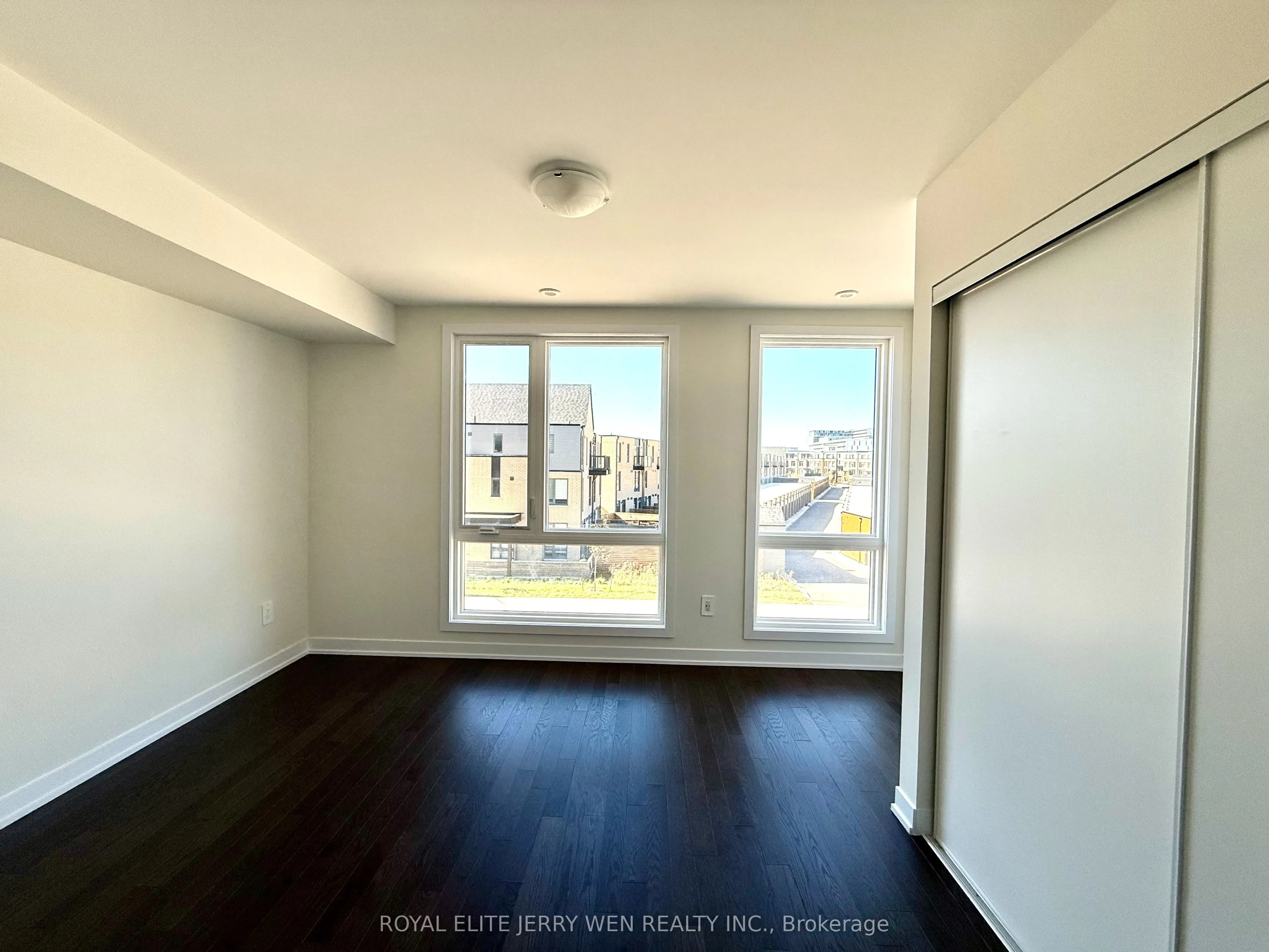 392 Lawrence Heights Way