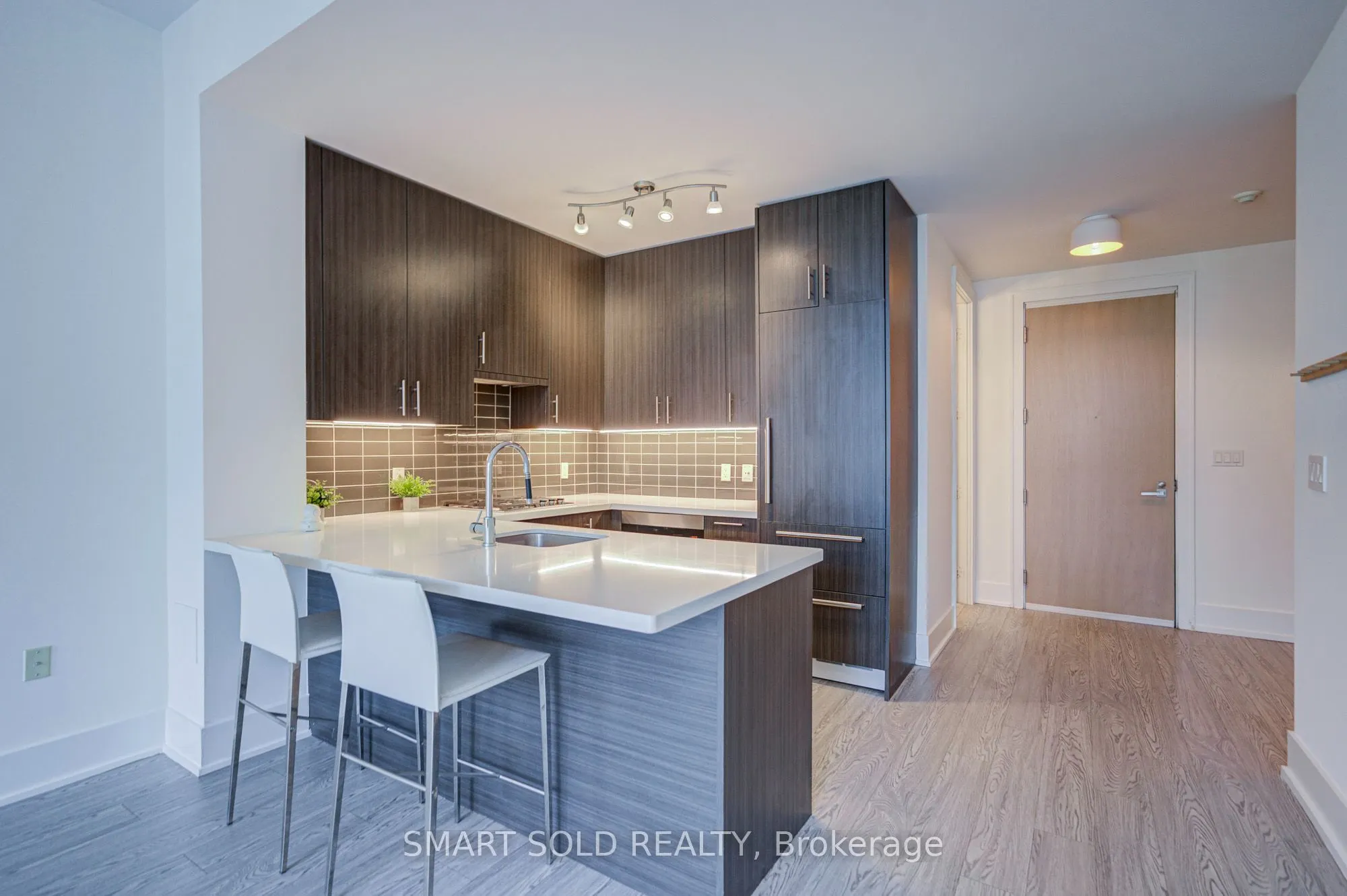 39 Queens Quay E #436