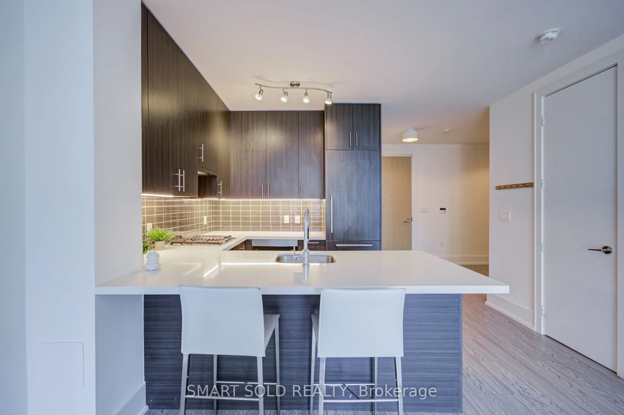 39 Queens Quay E #436