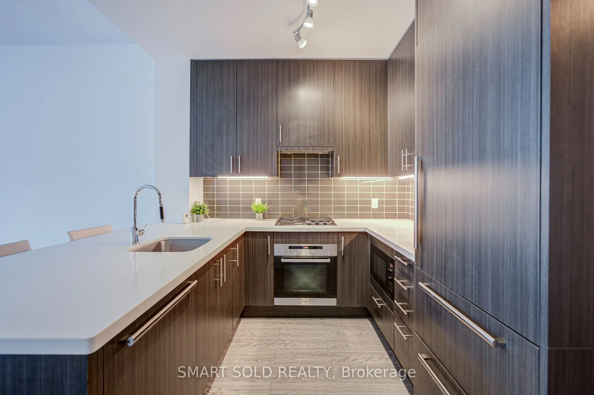 39 Queens Quay E #436