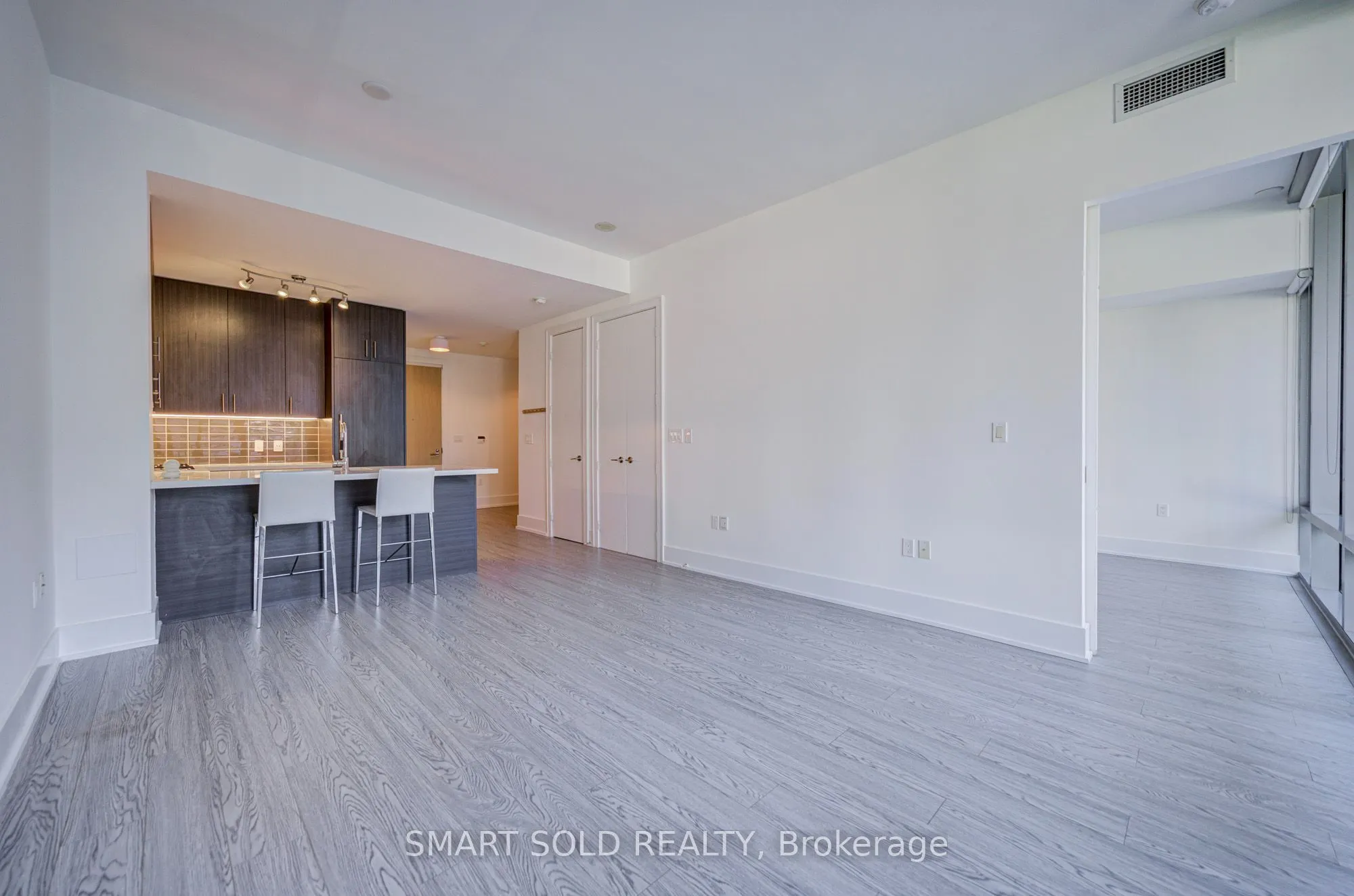 39 Queens Quay E #436