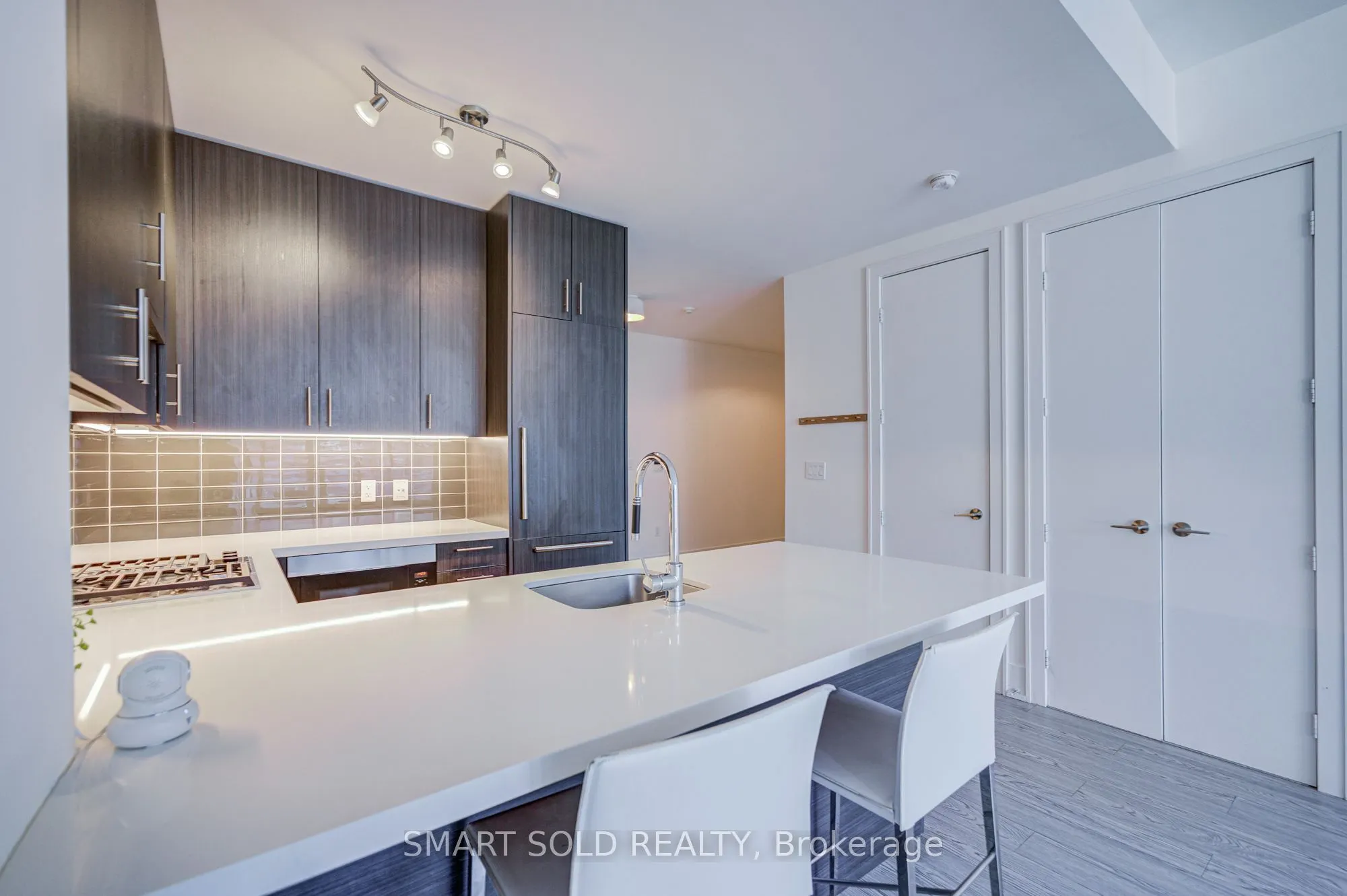 39 Queens Quay E #436