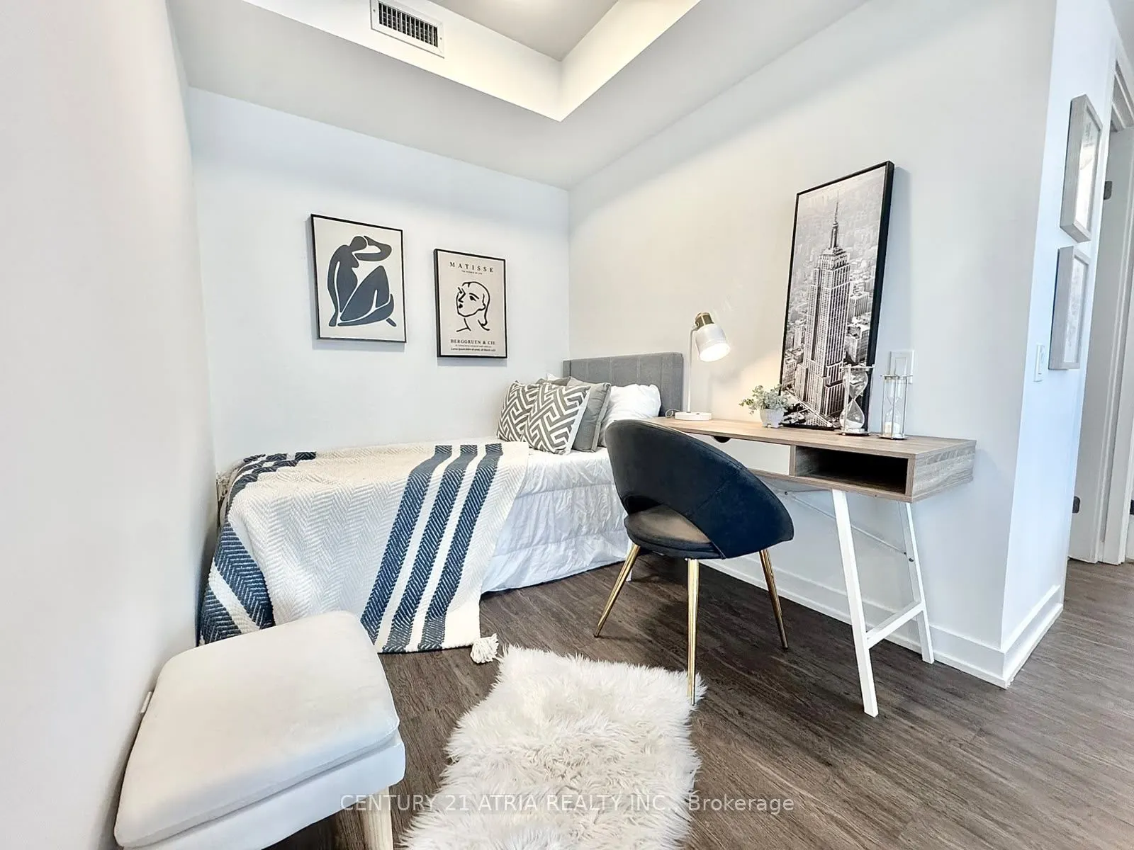 88 Queen Street E #2701