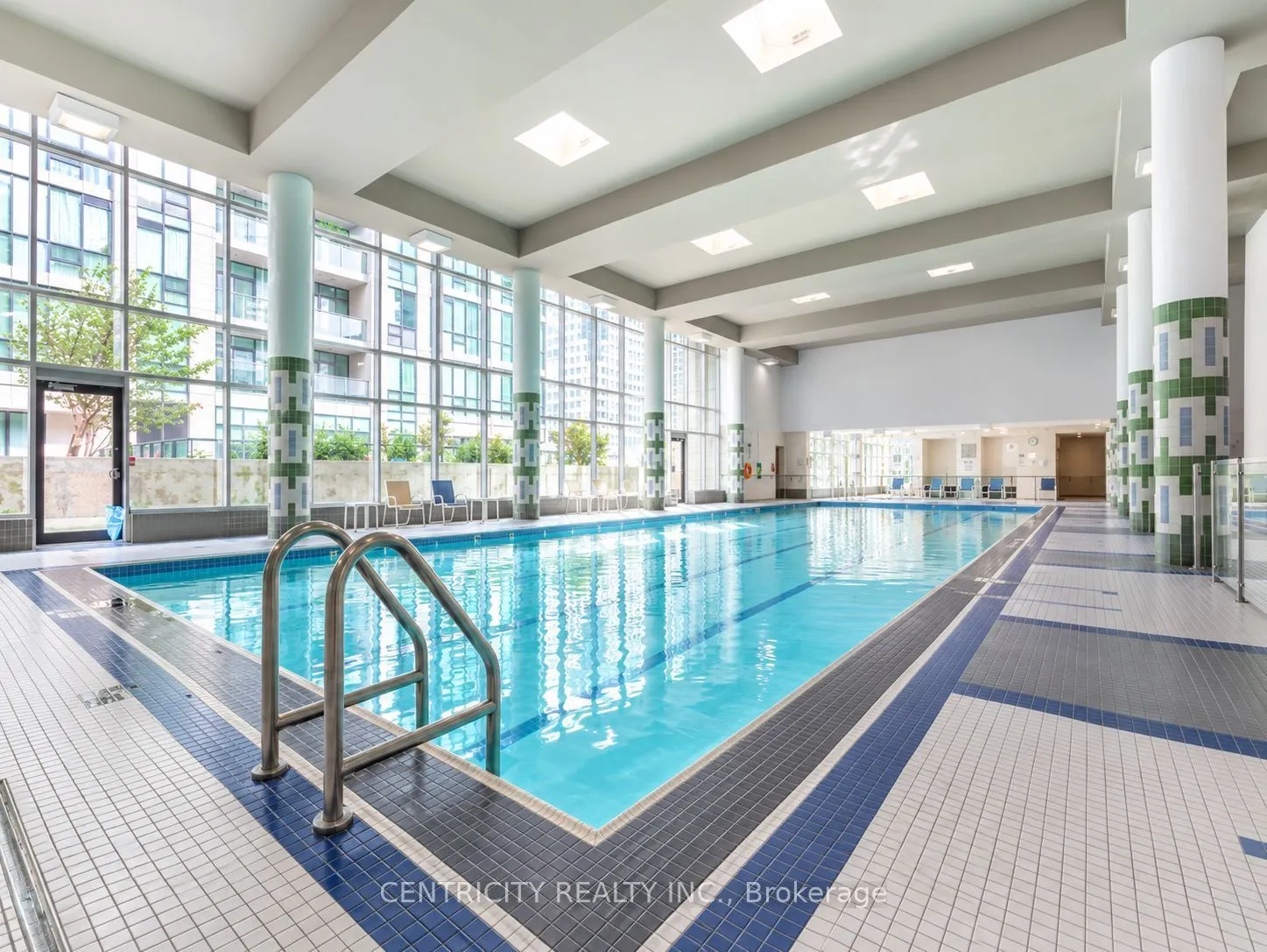 16 Yonge Street #1101
