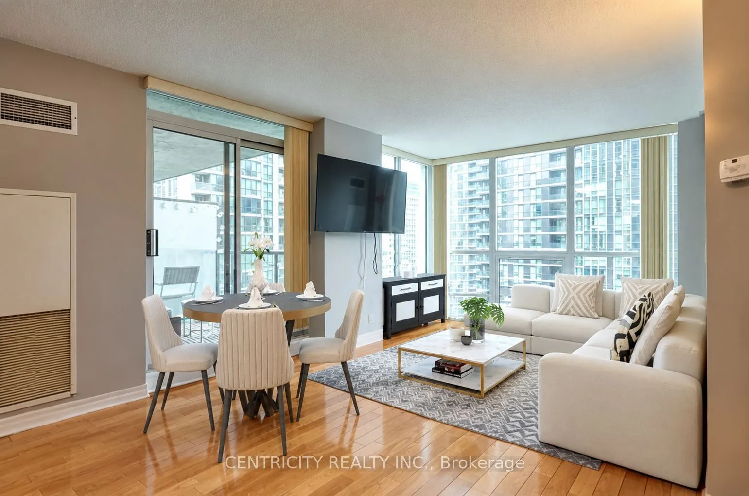 16 Yonge Street #1101