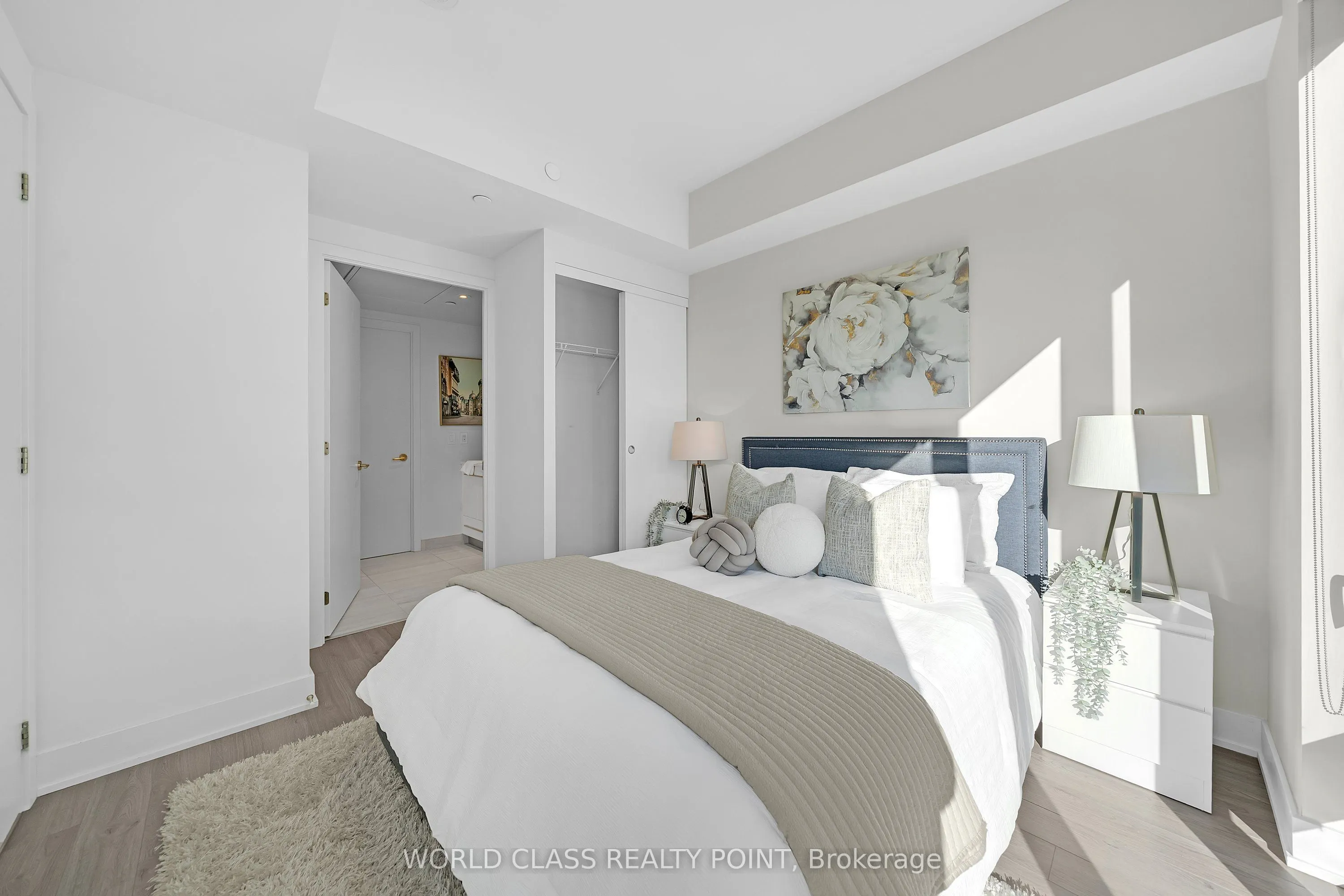 8 Cumberland Street #2404