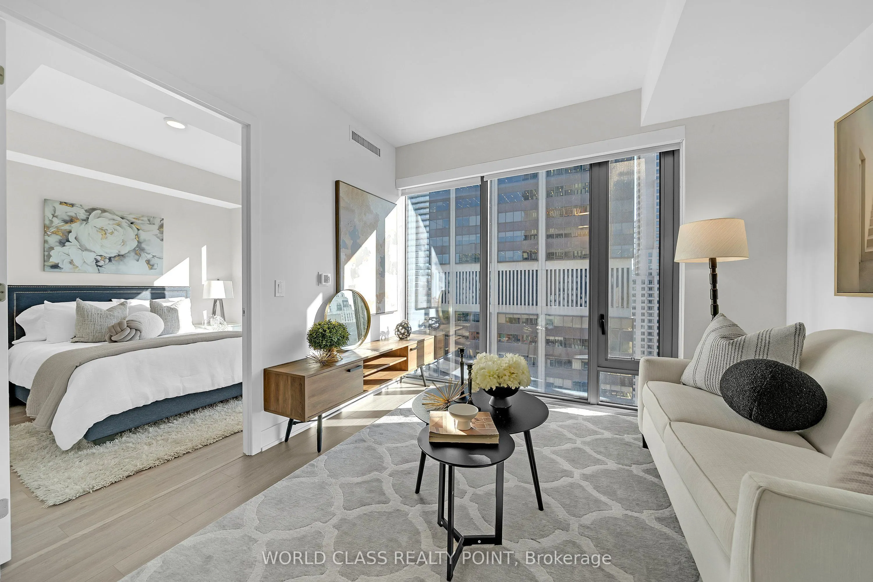 8 Cumberland Street #2404