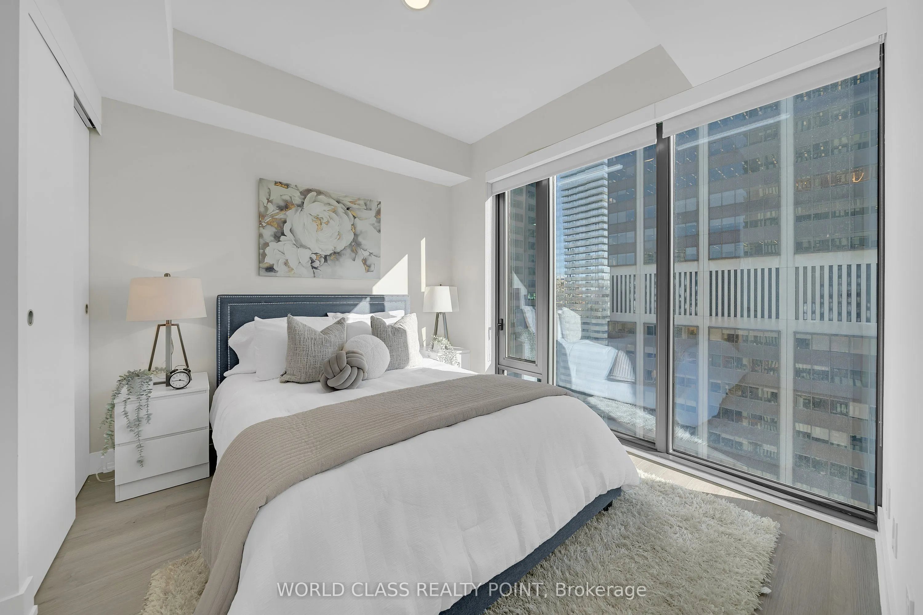 8 Cumberland Street #2404