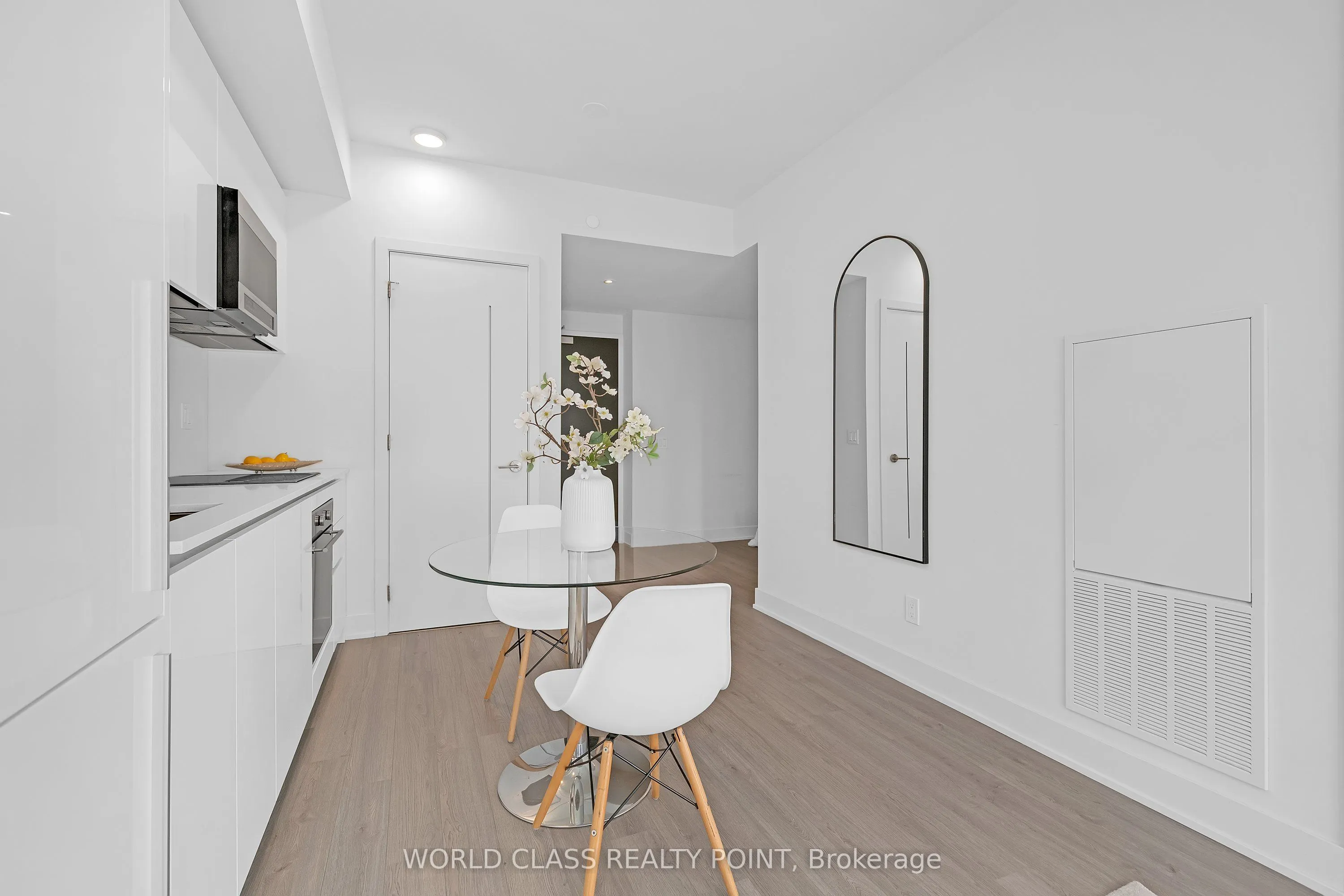8 Cumberland Street #2404