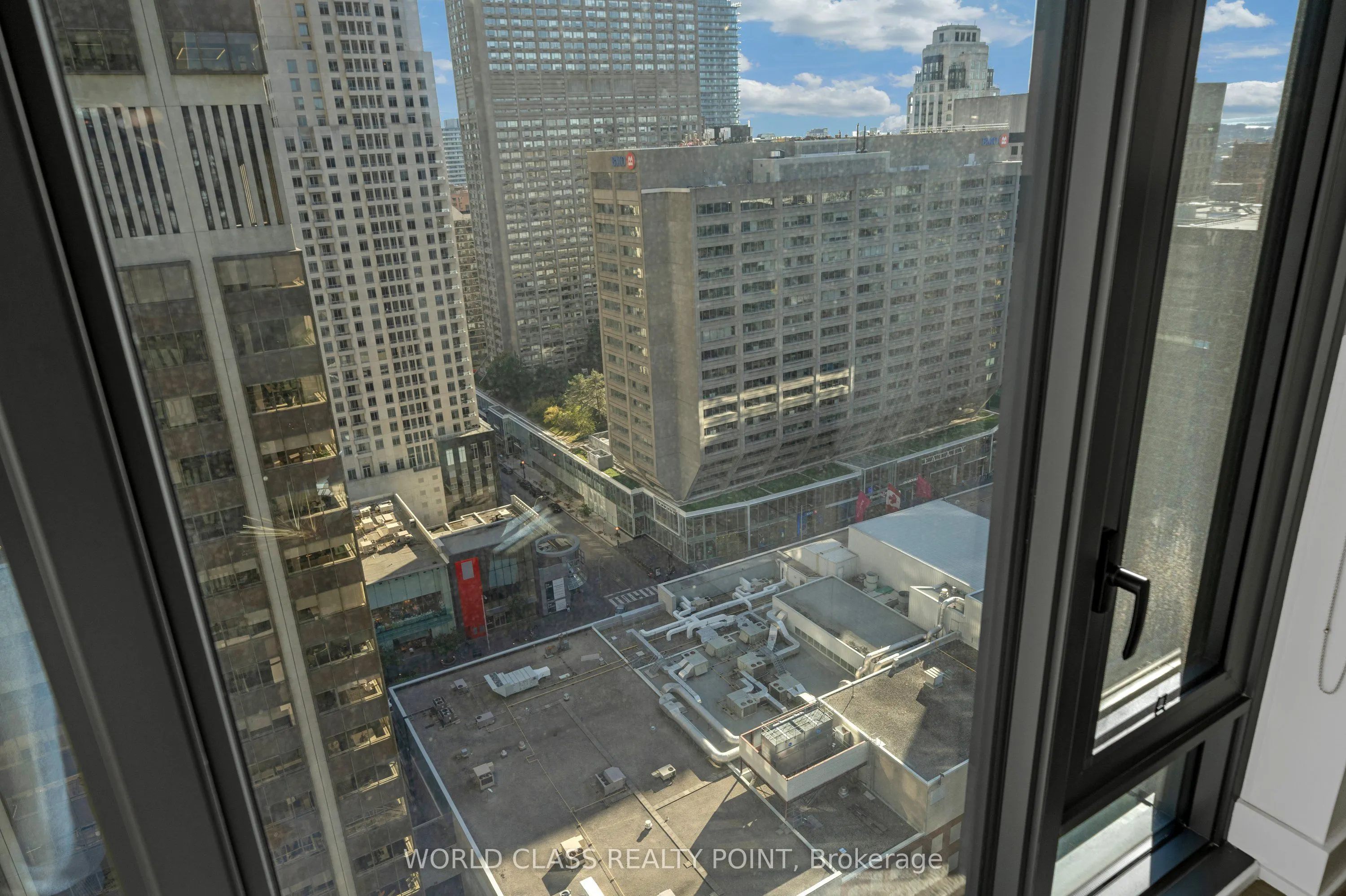 8 Cumberland Street #2404