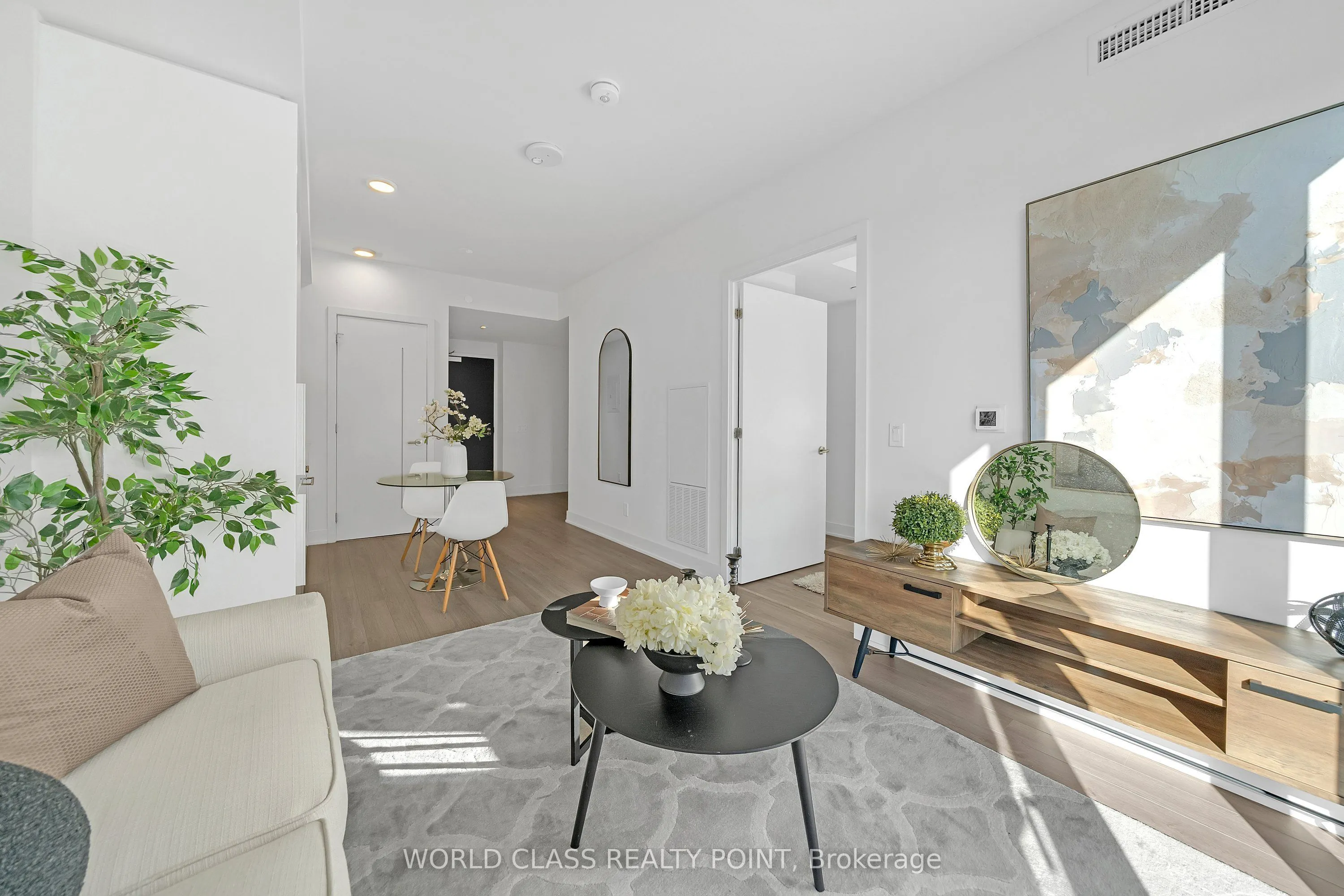 8 Cumberland Street #2404