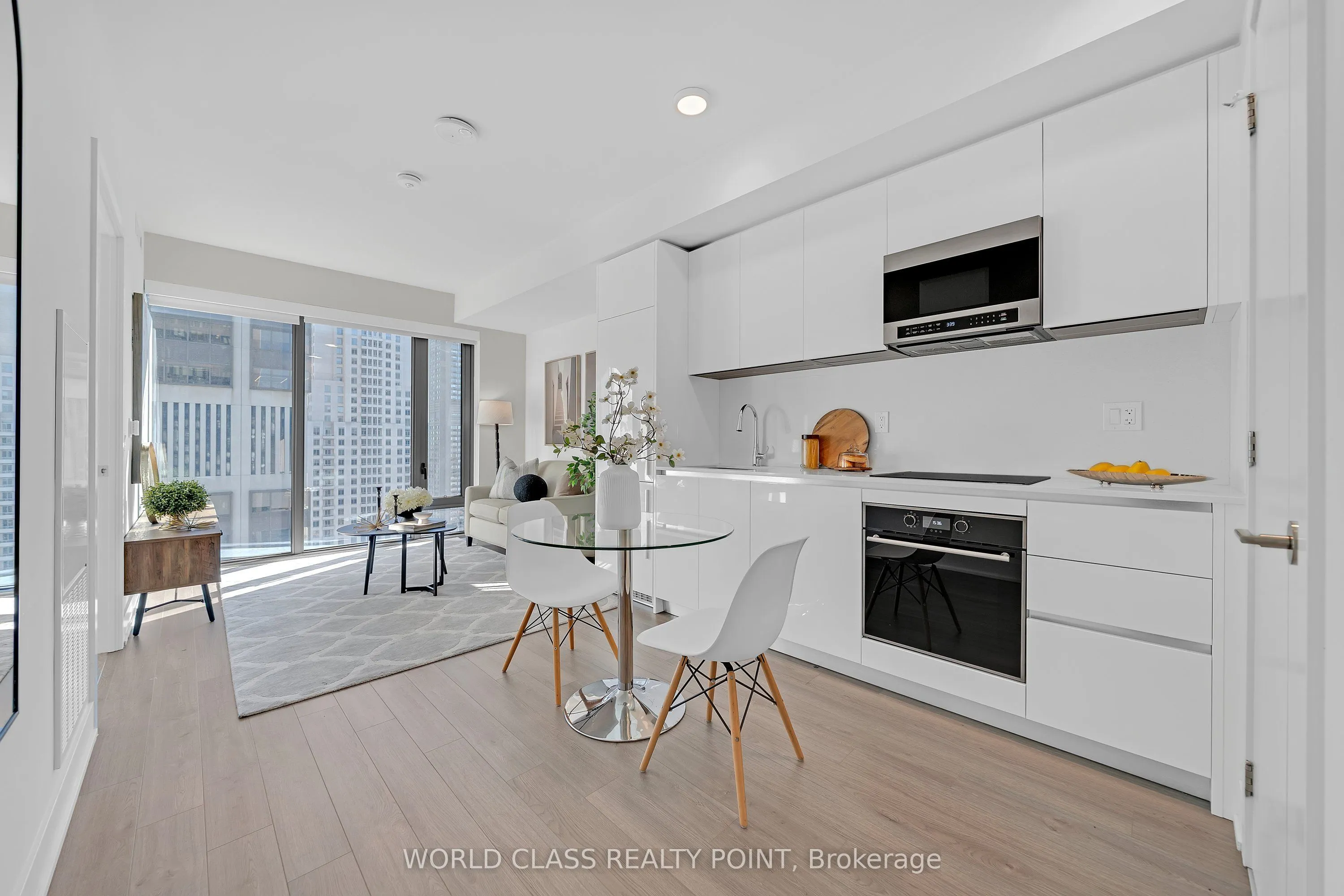 8 Cumberland Street #2404