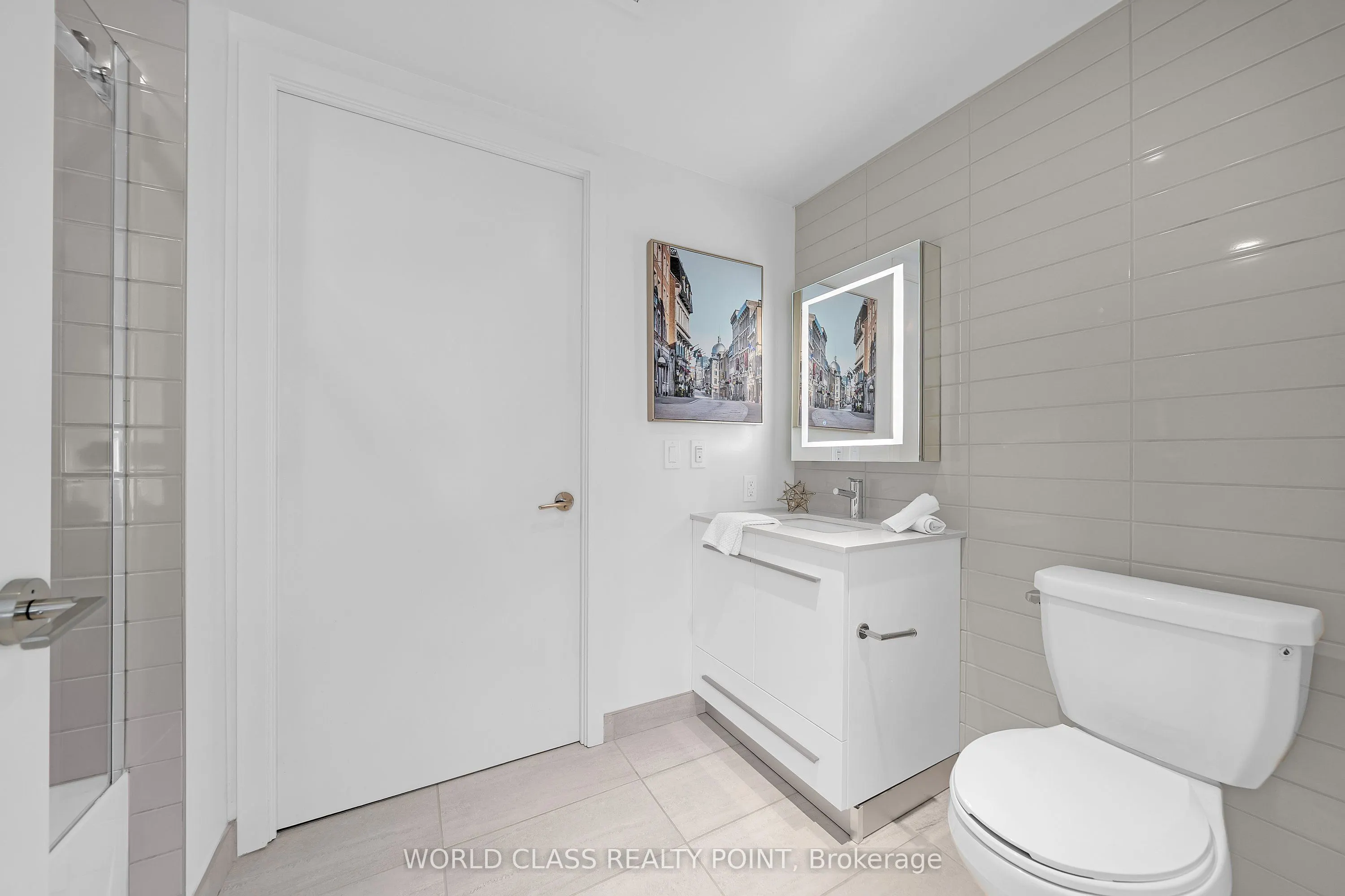 8 Cumberland Street #2404