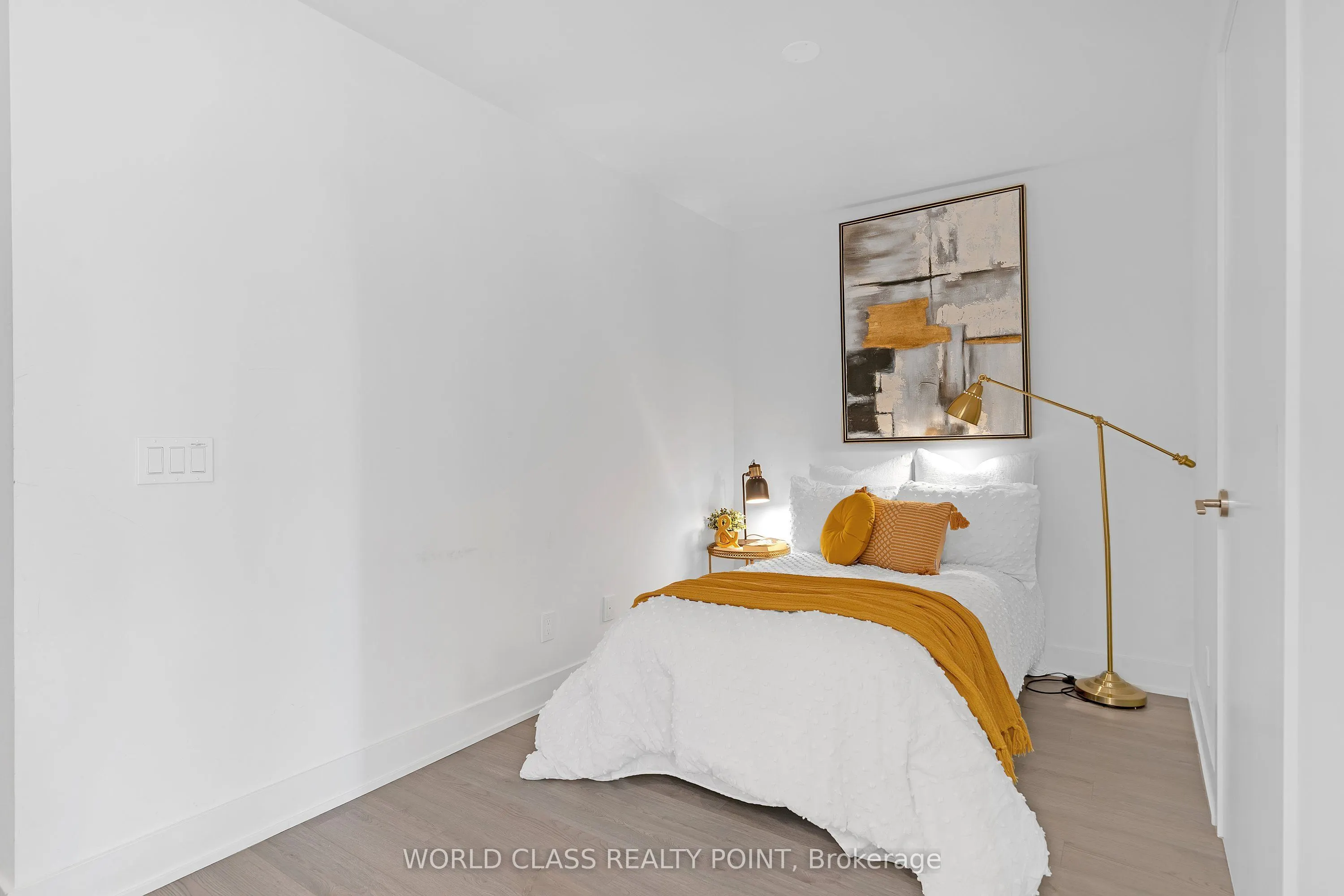 8 Cumberland Street #2404