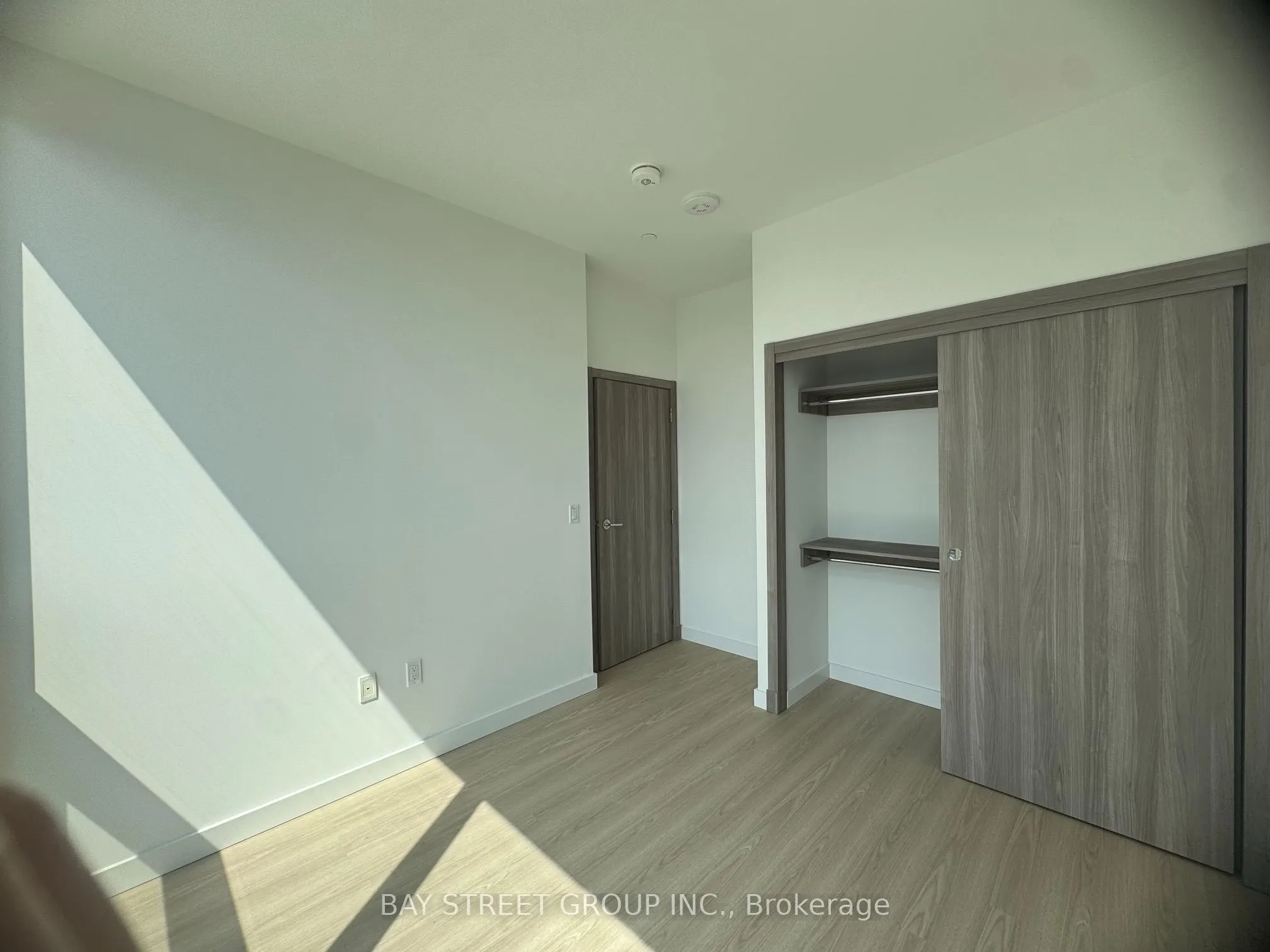 27 Mcmahon Drive #3305