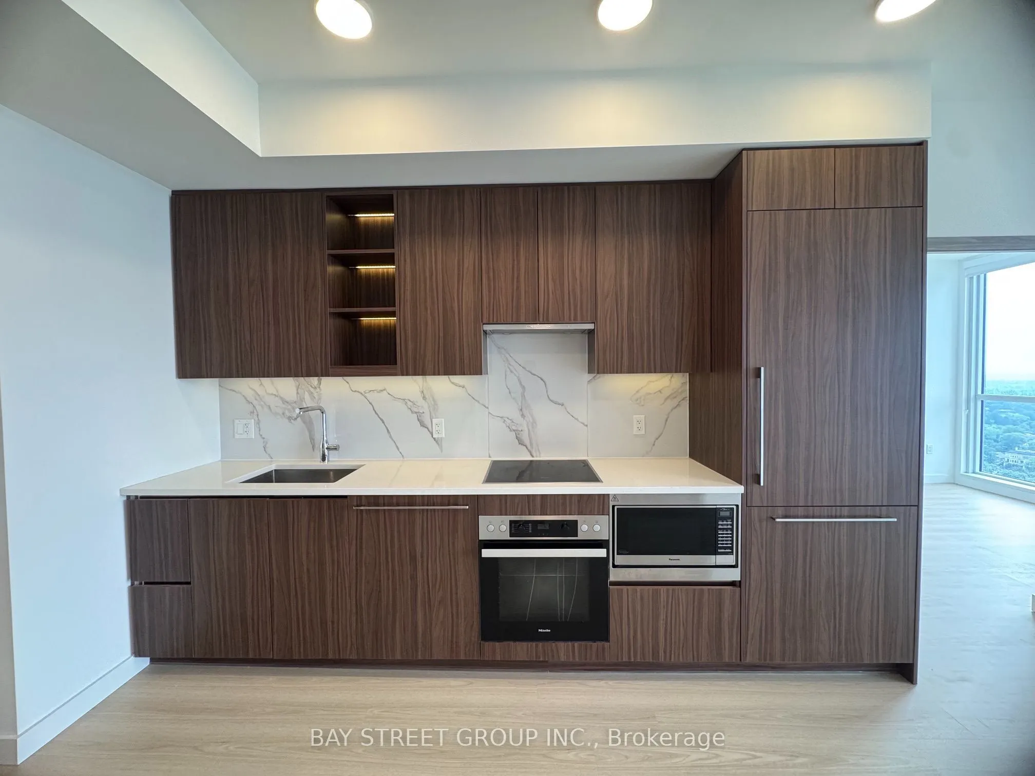 27 Mcmahon Drive #3305