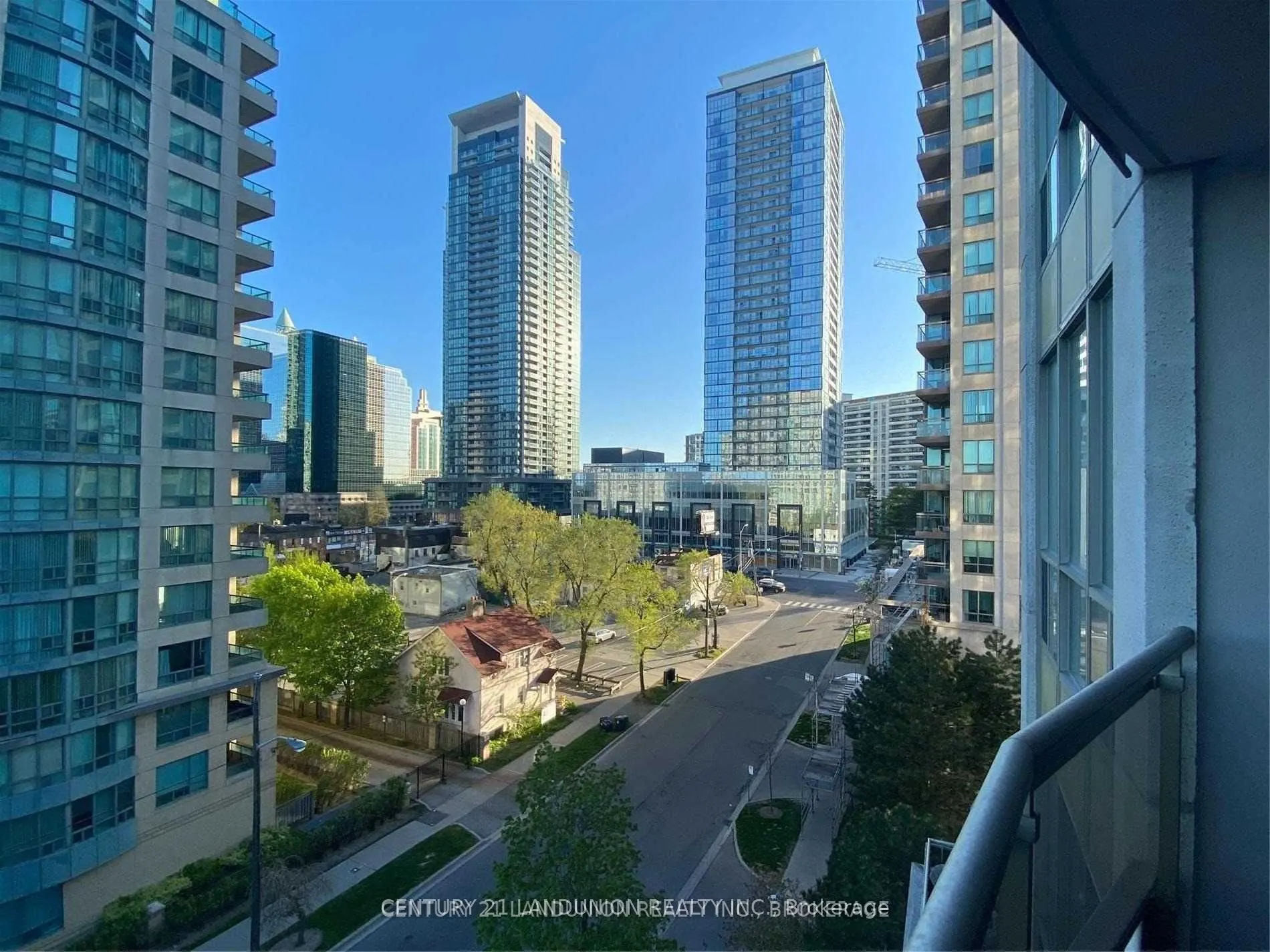 256 Doris Avenue #709