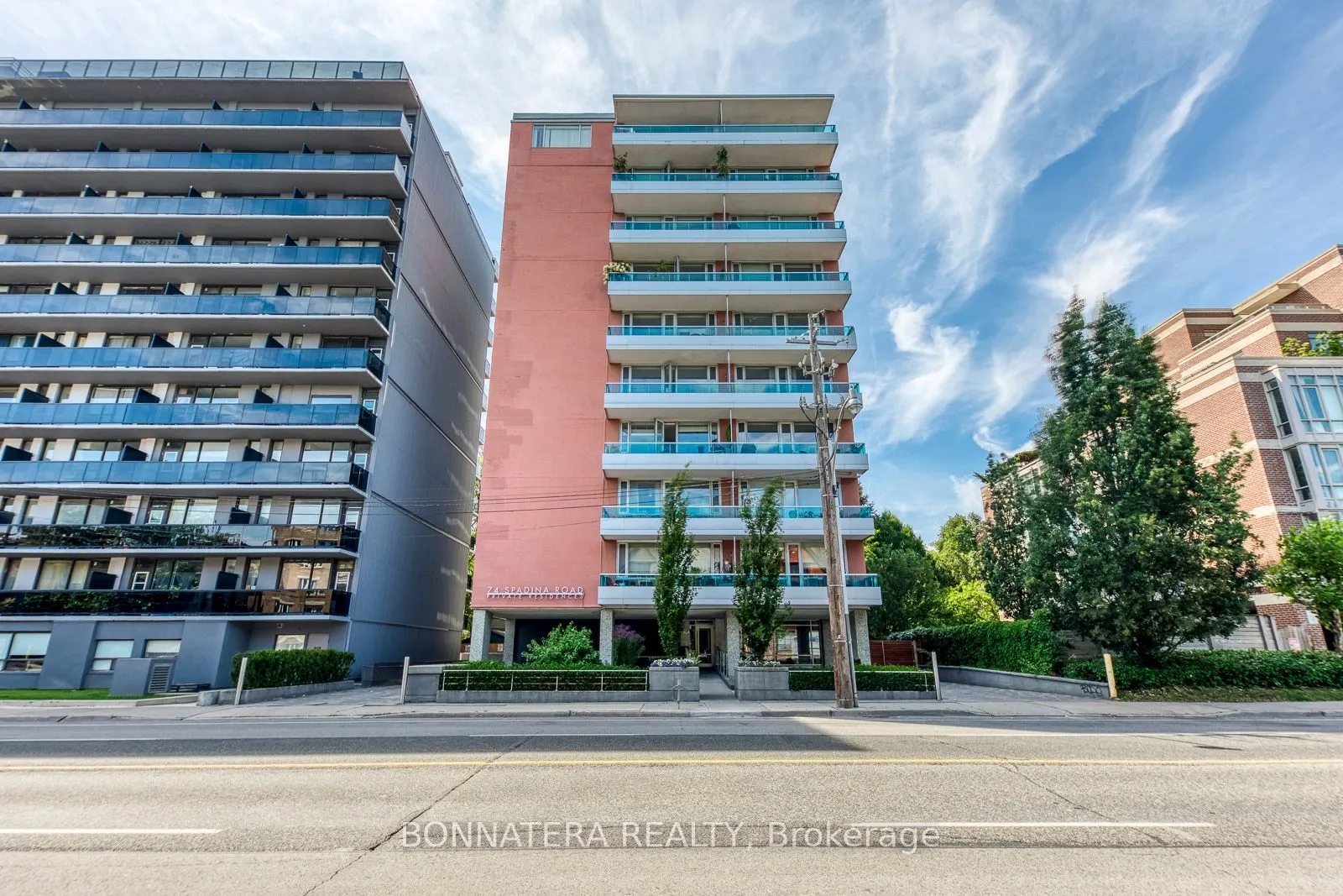 74 Spadina Road #402
