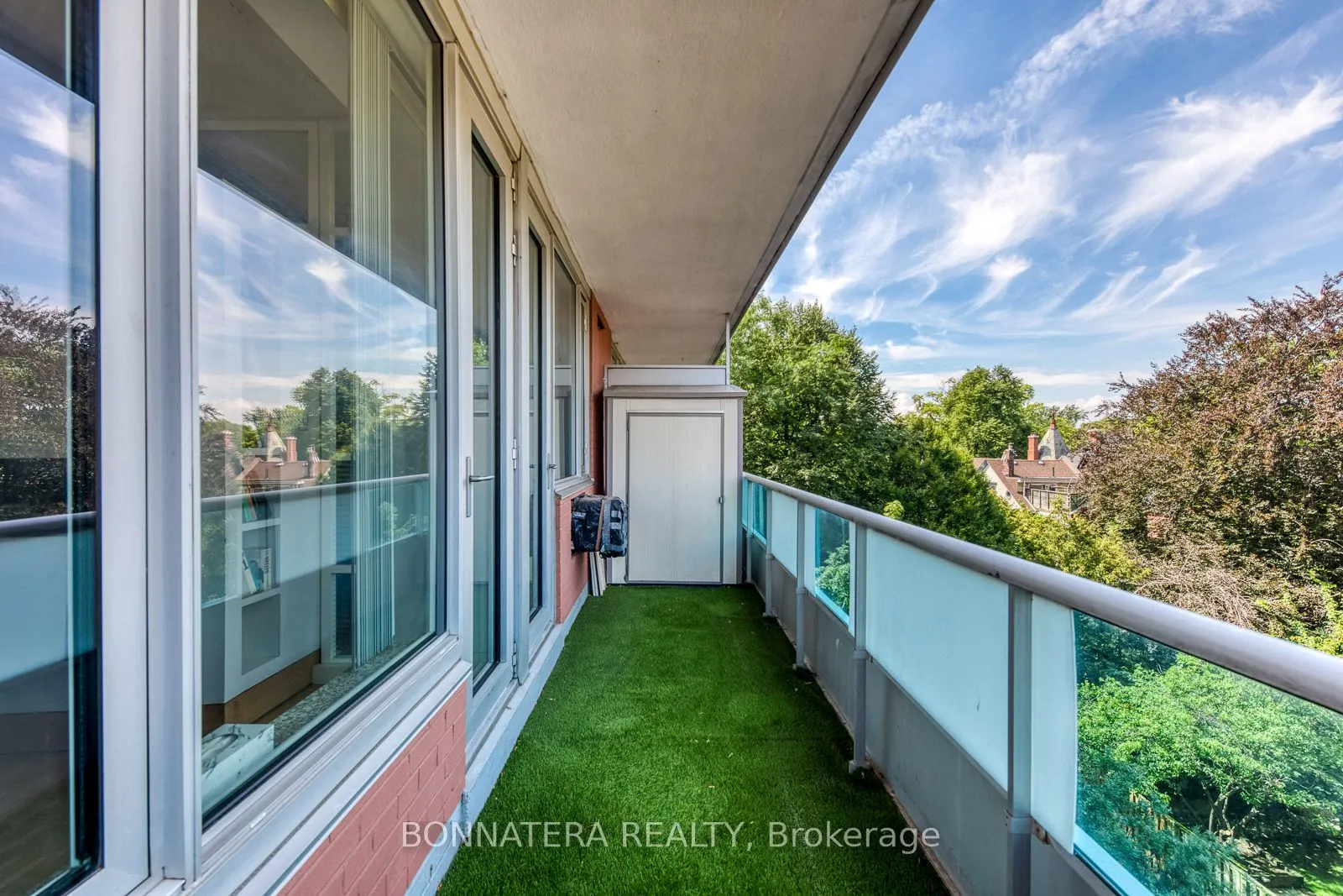 74 Spadina Road #402