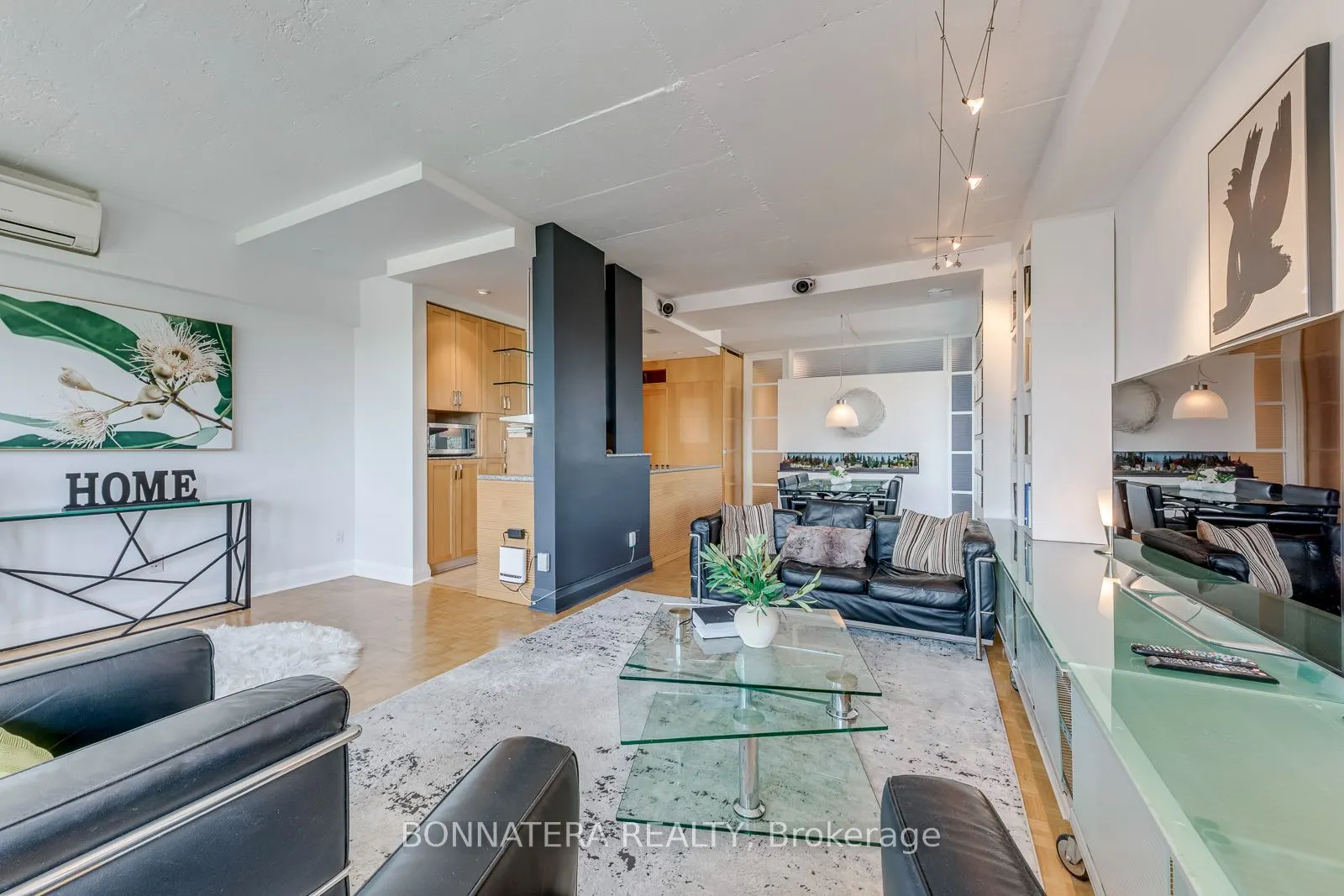 74 Spadina Road #402