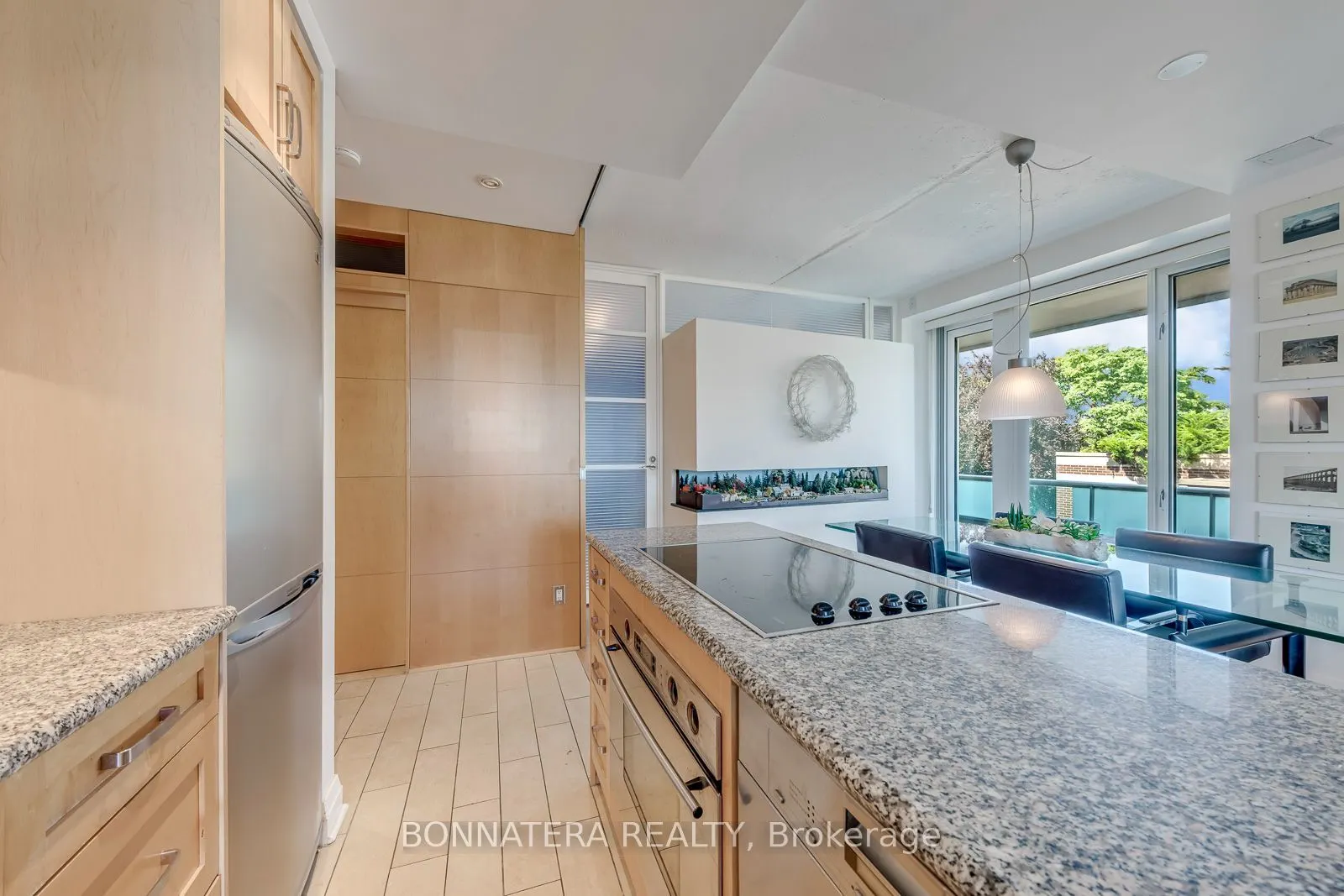 74 Spadina Road #402