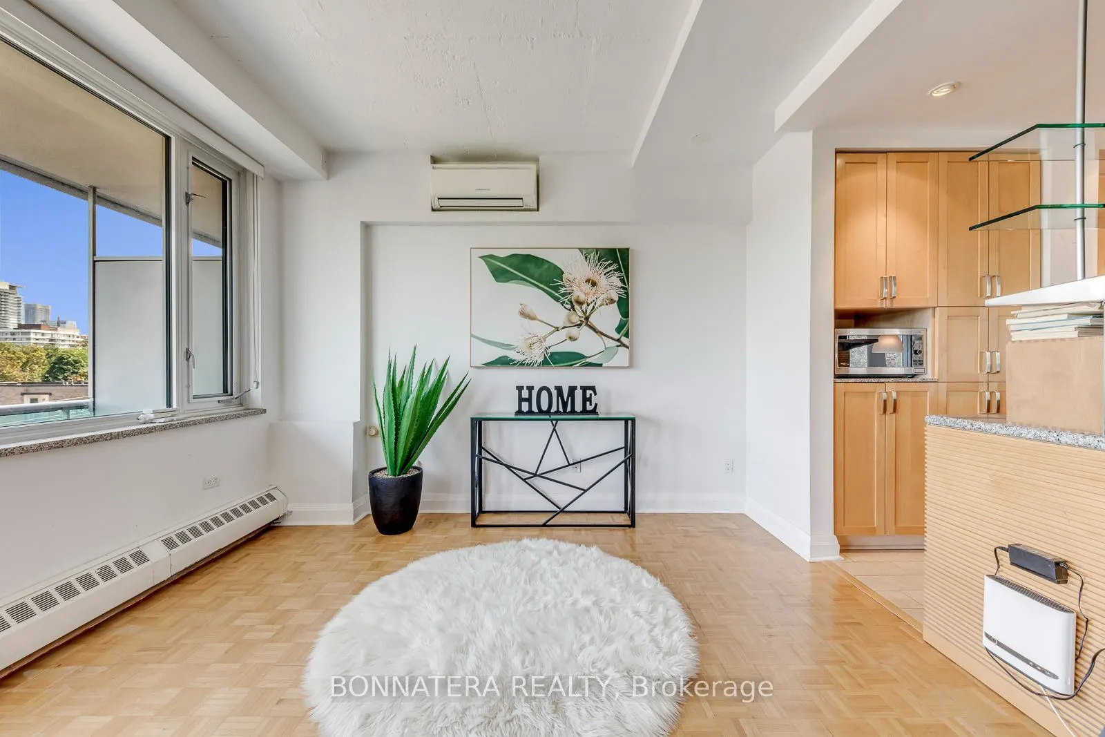 74 Spadina Road #402
