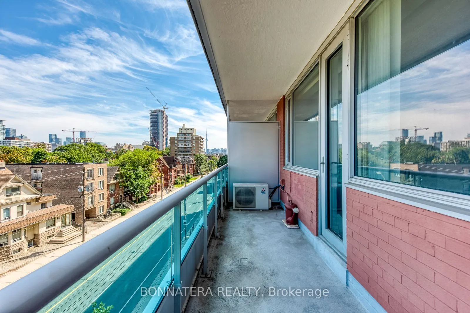 74 Spadina Road #402