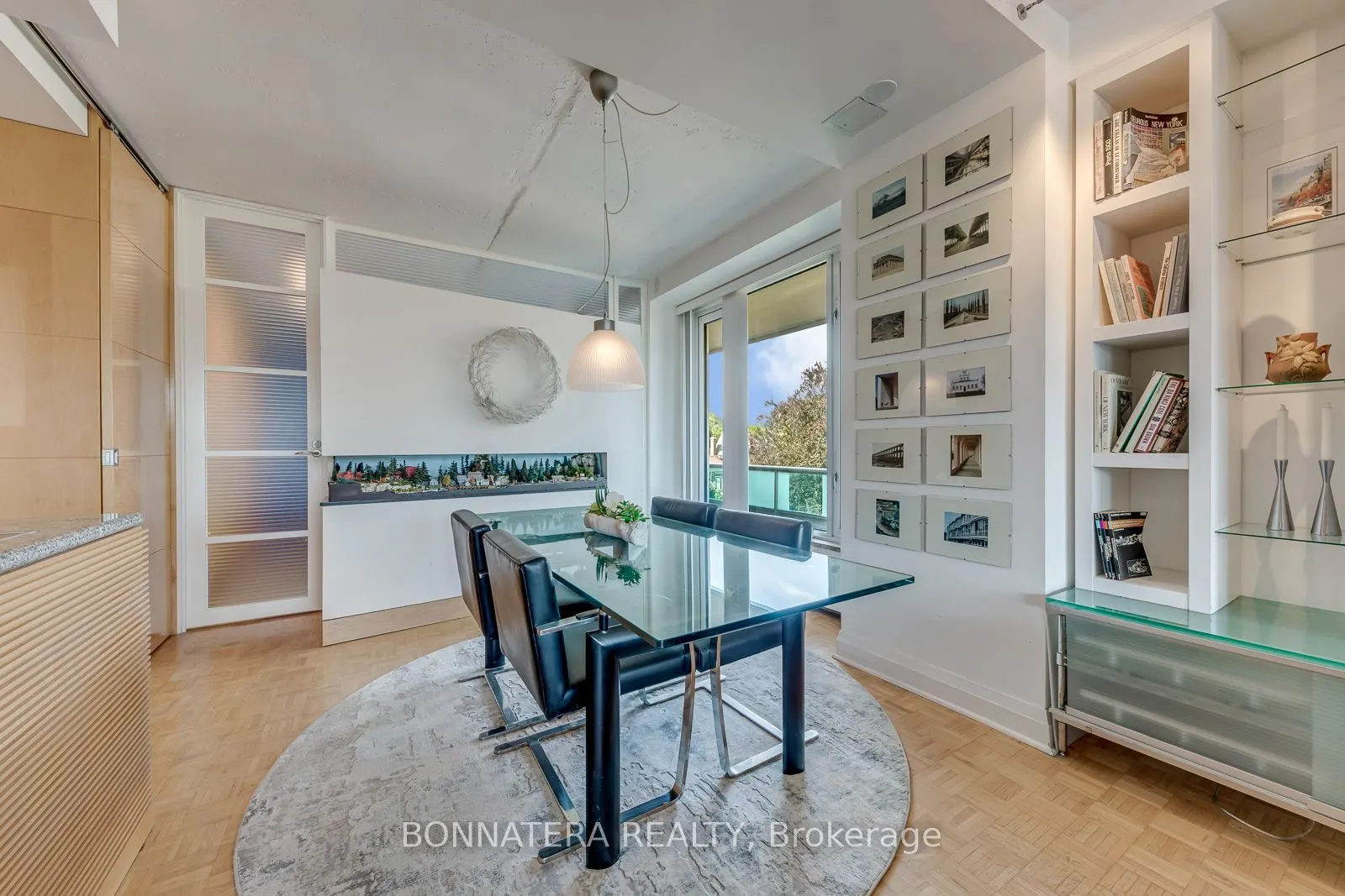 74 Spadina Road #402