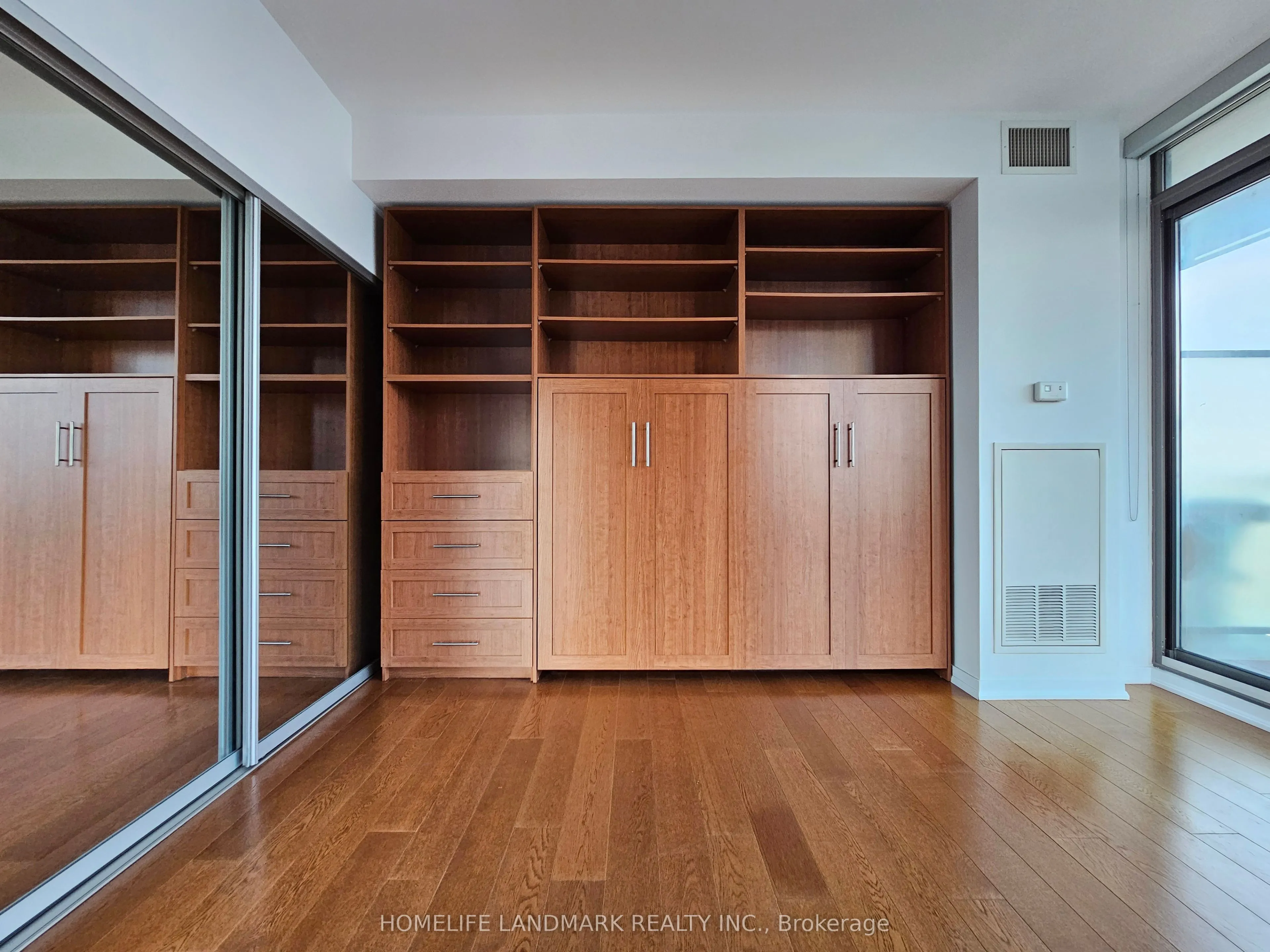 33 Lombard Street #3301