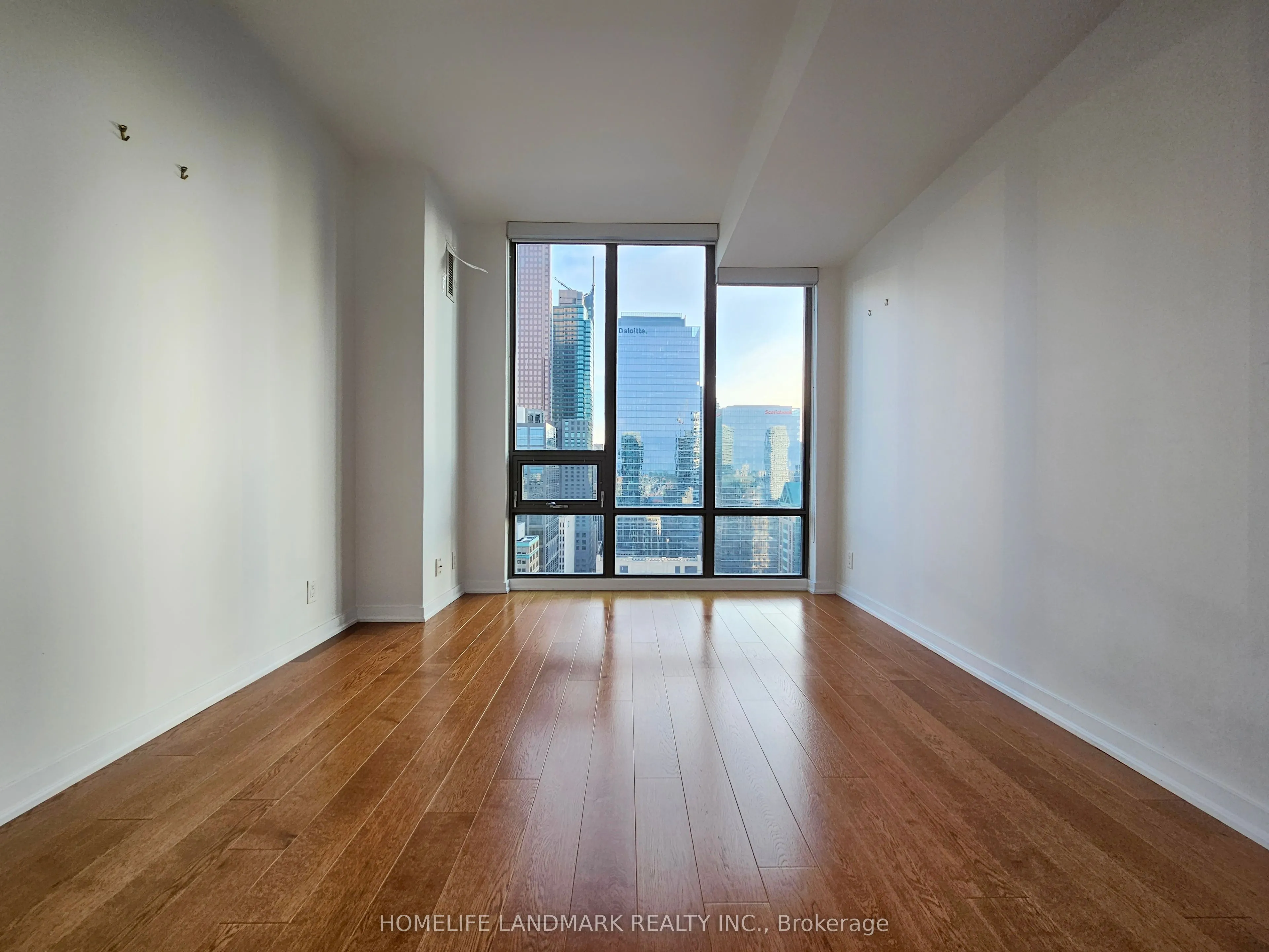 33 Lombard Street #3301