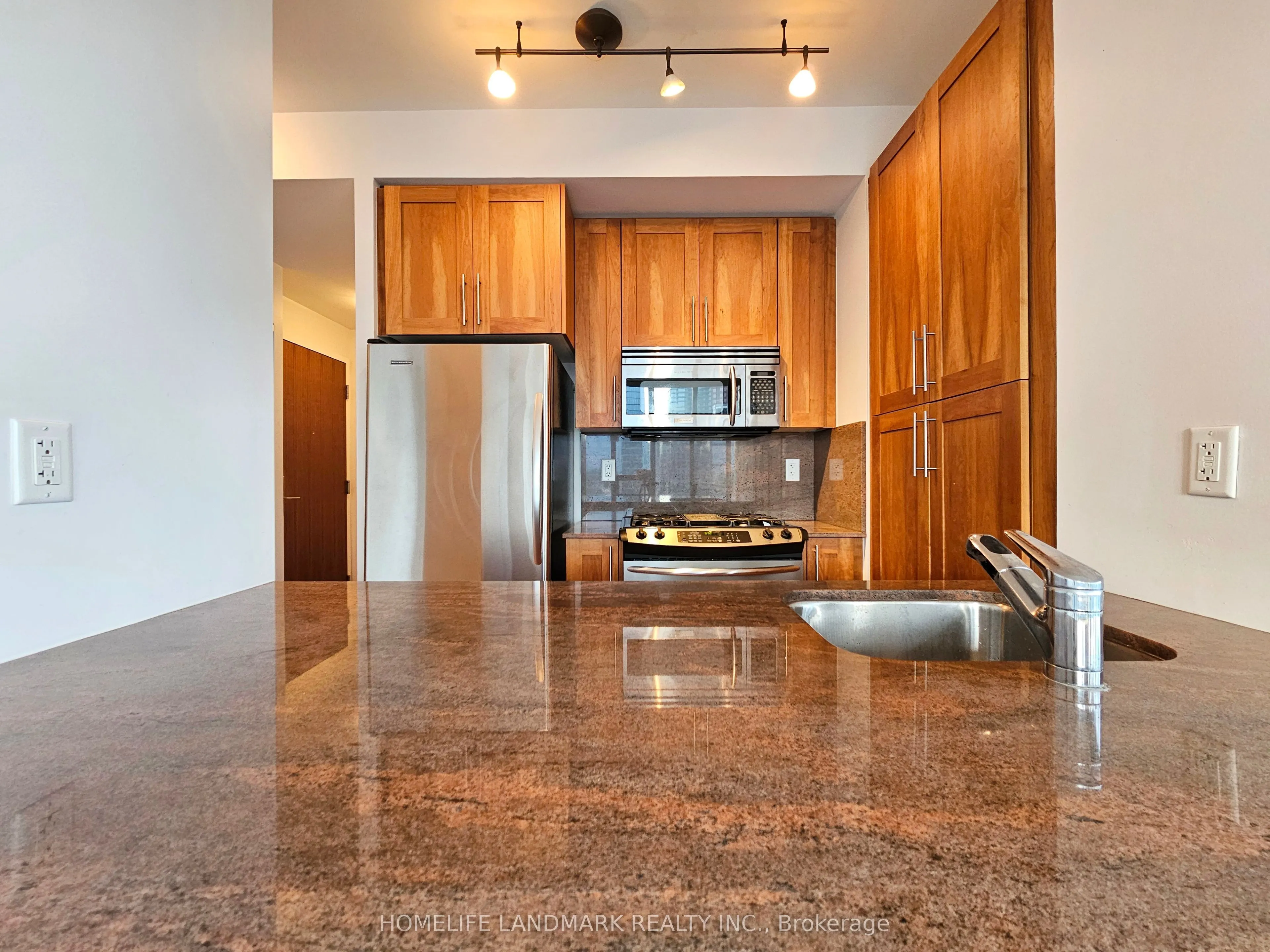 33 Lombard Street #3301