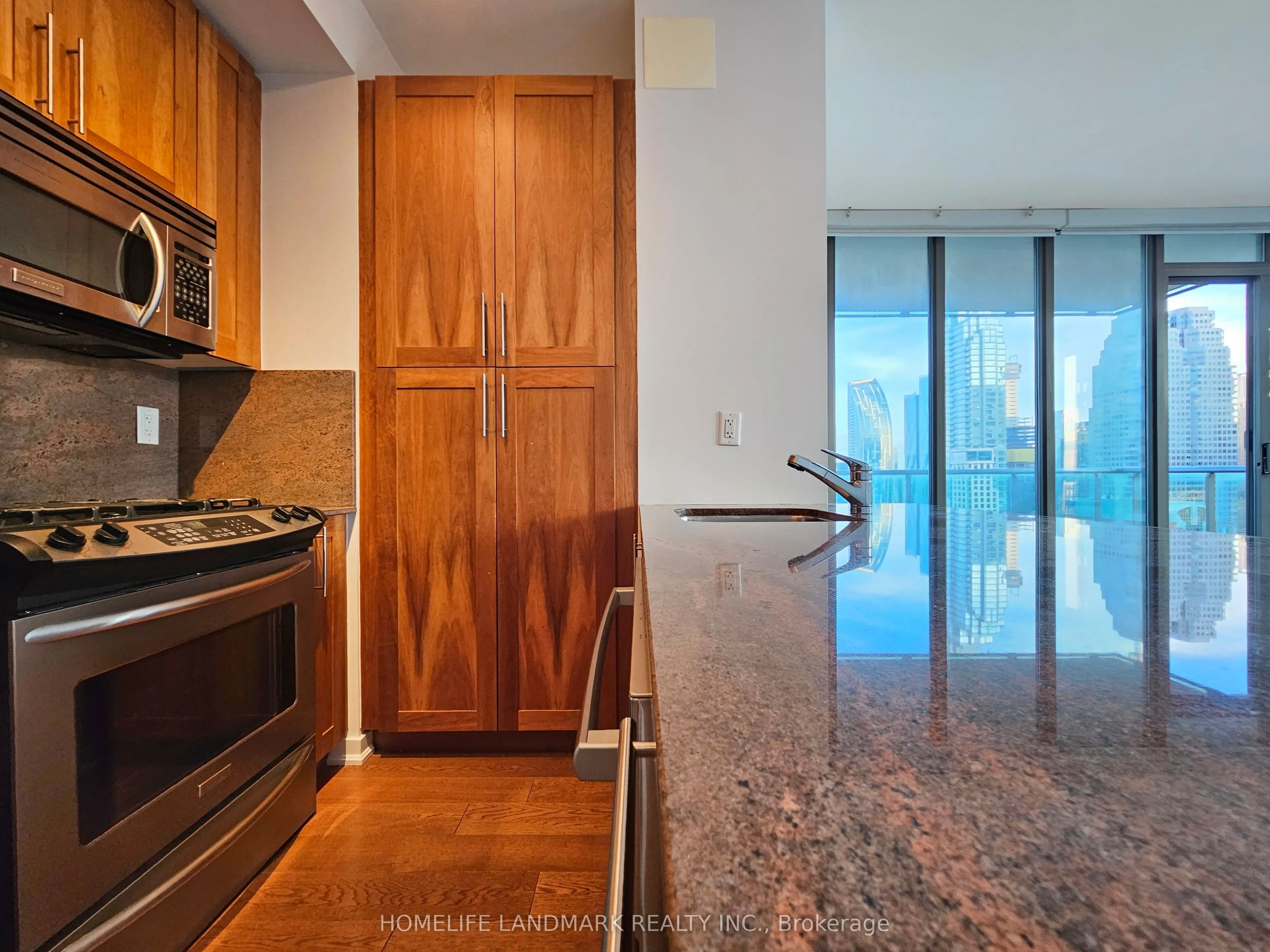 33 Lombard Street #3301