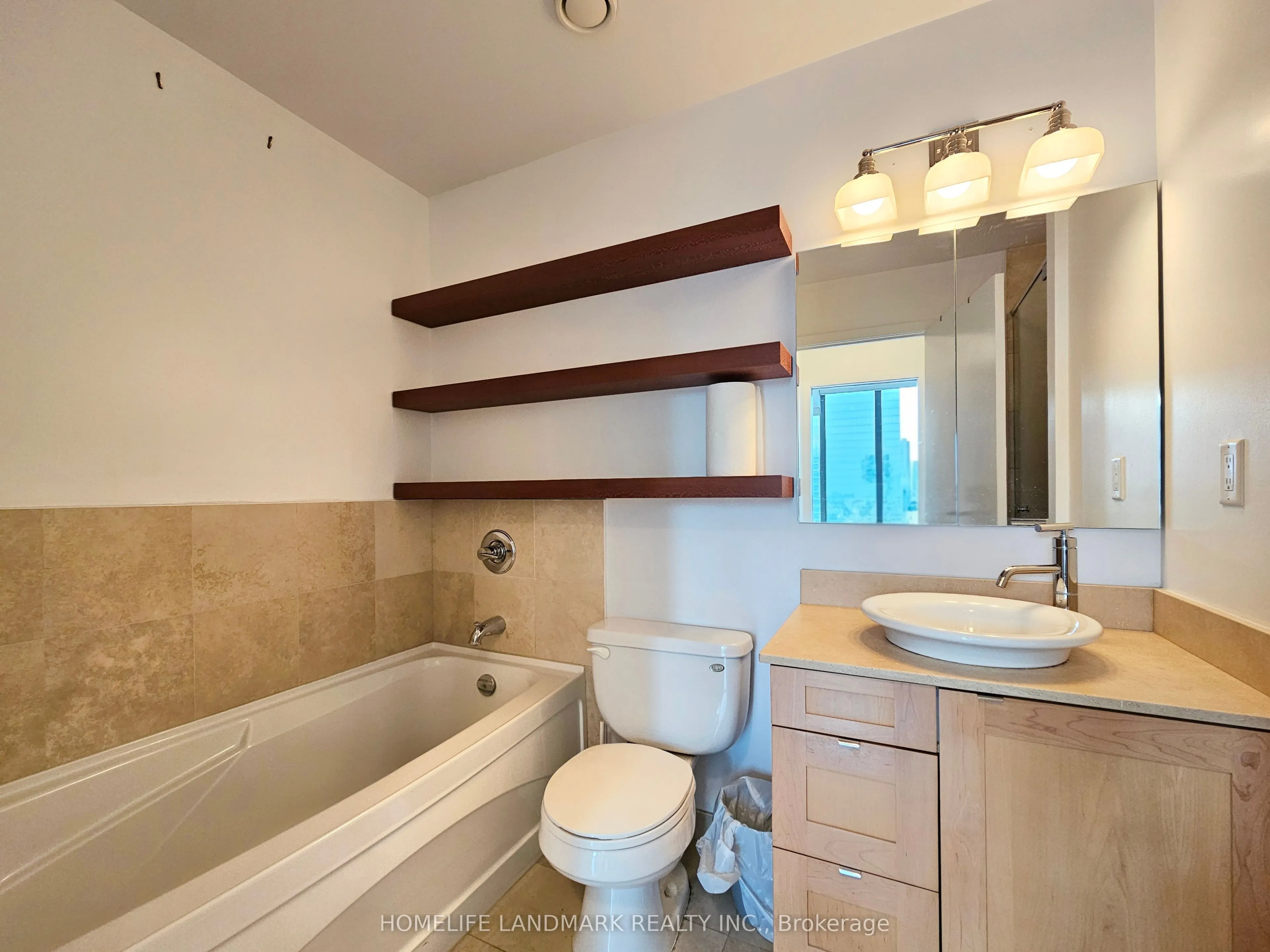 33 Lombard Street #3301
