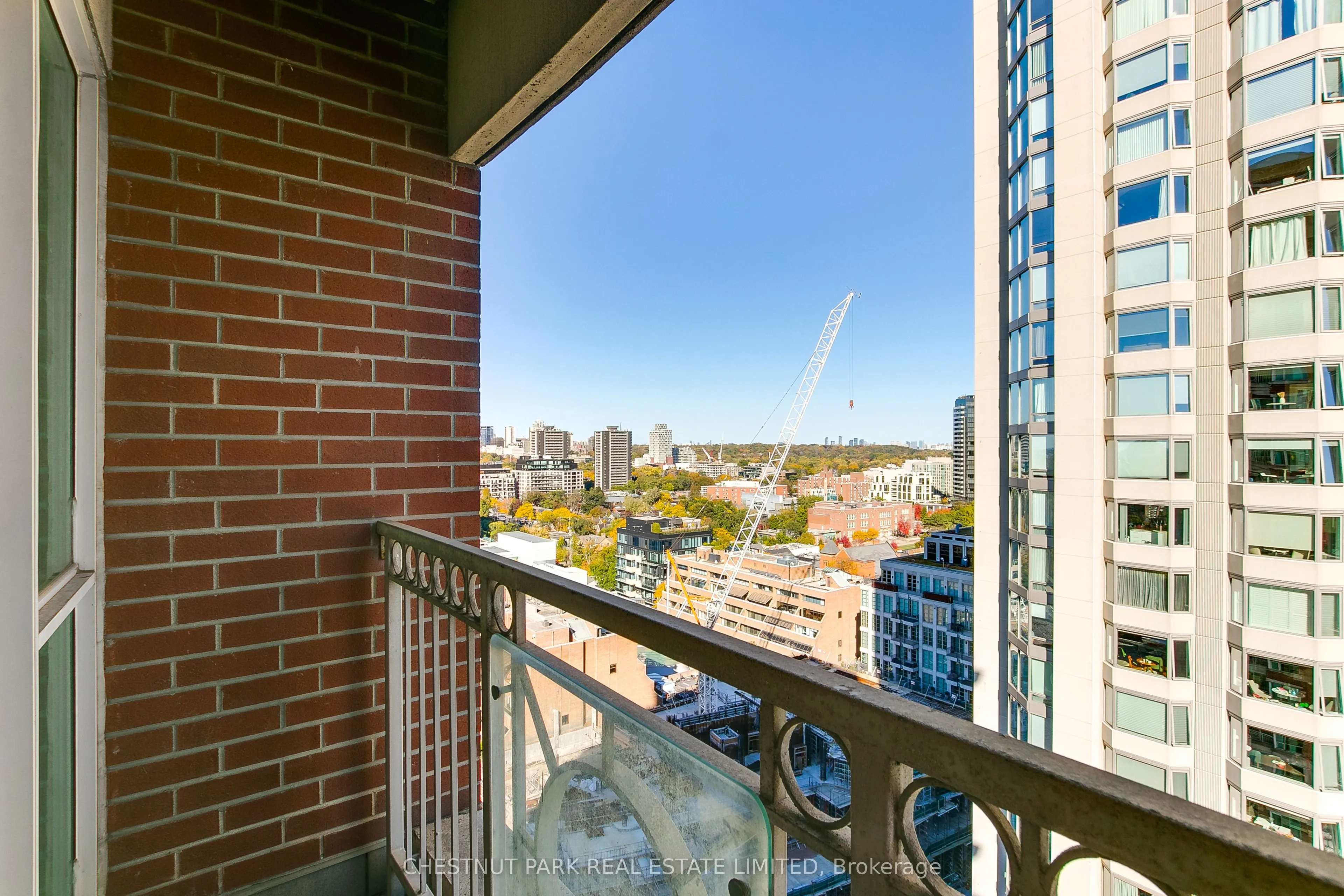38 Avenue Road #1902
