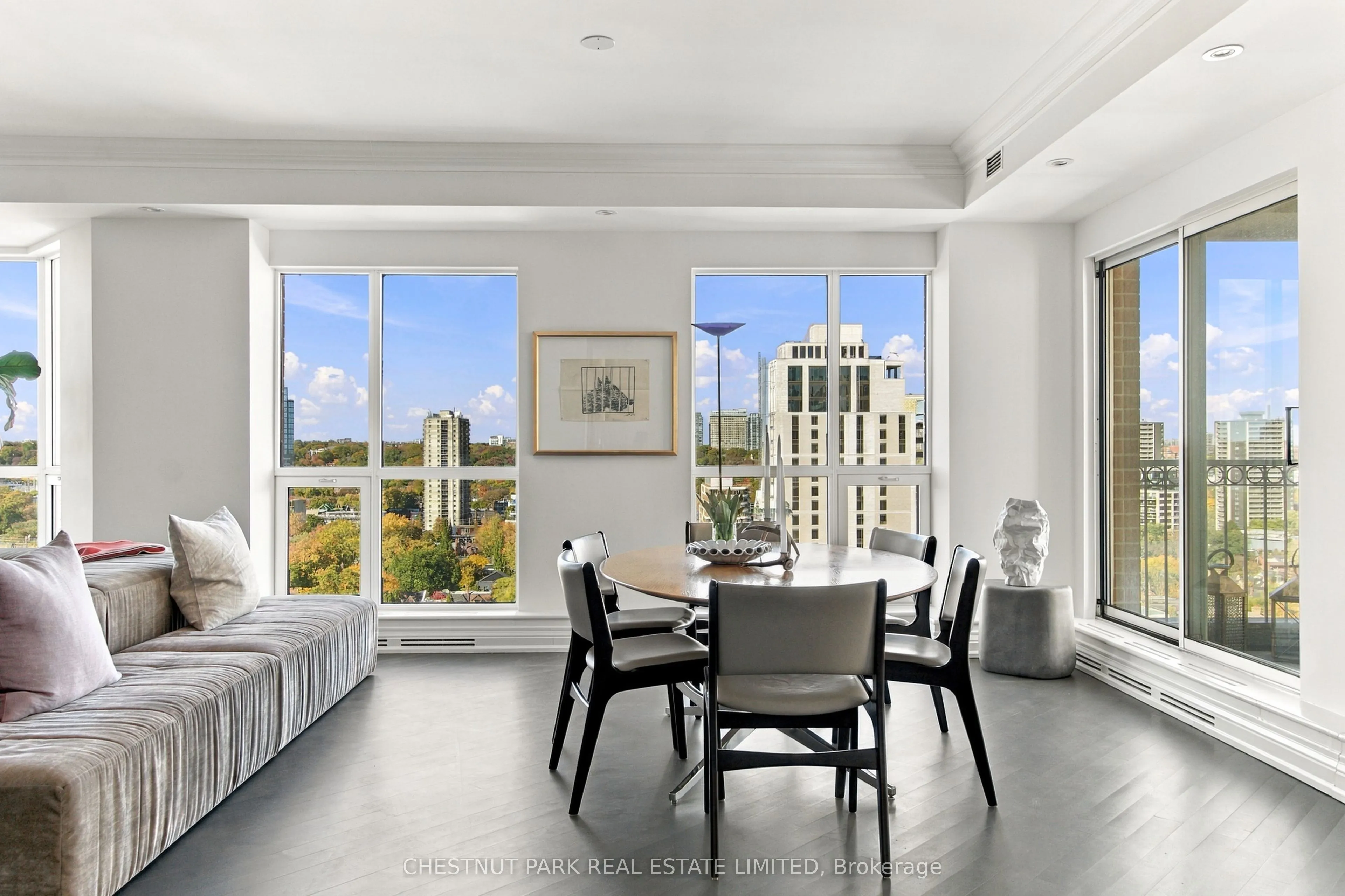 38 Avenue Road #1902
