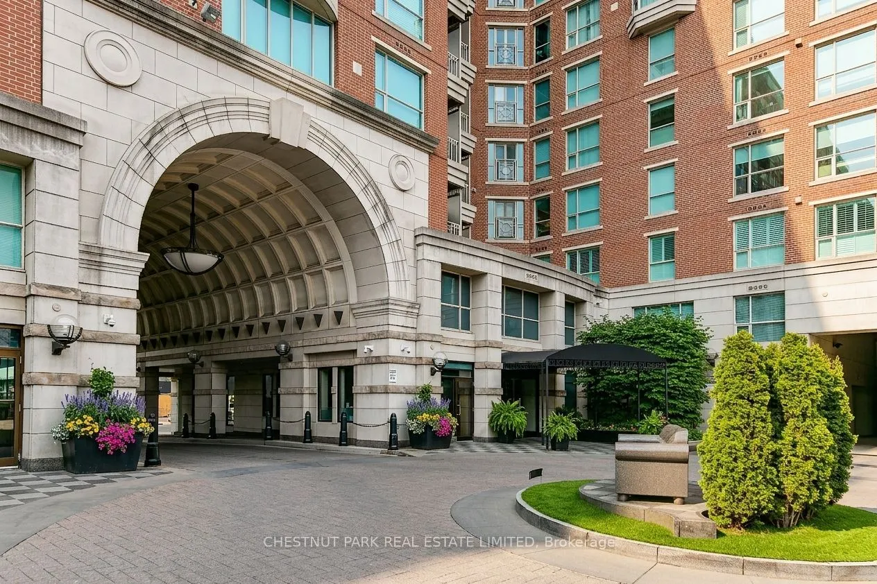 38 Avenue Road #1902