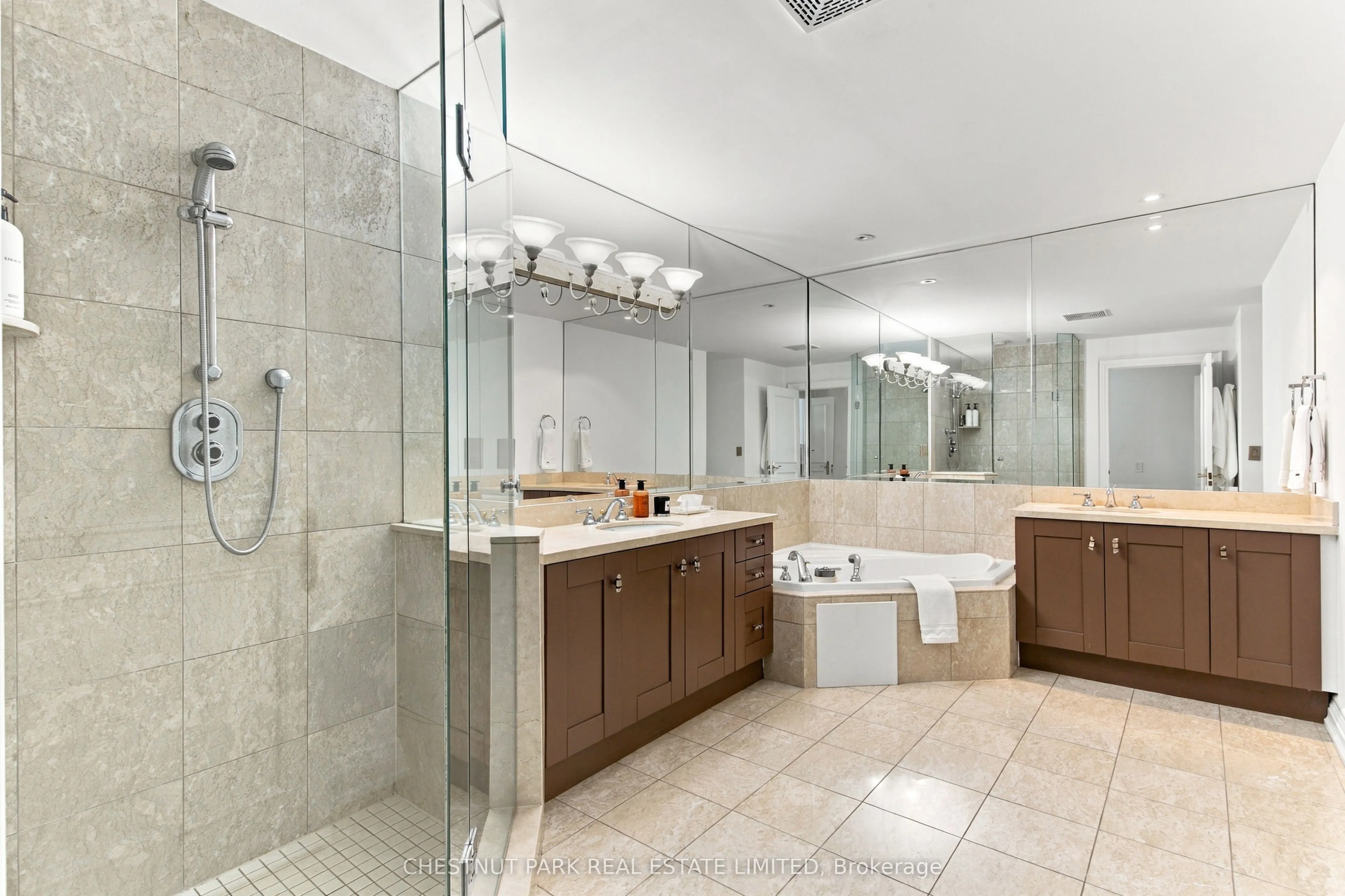 38 Avenue Road #1902