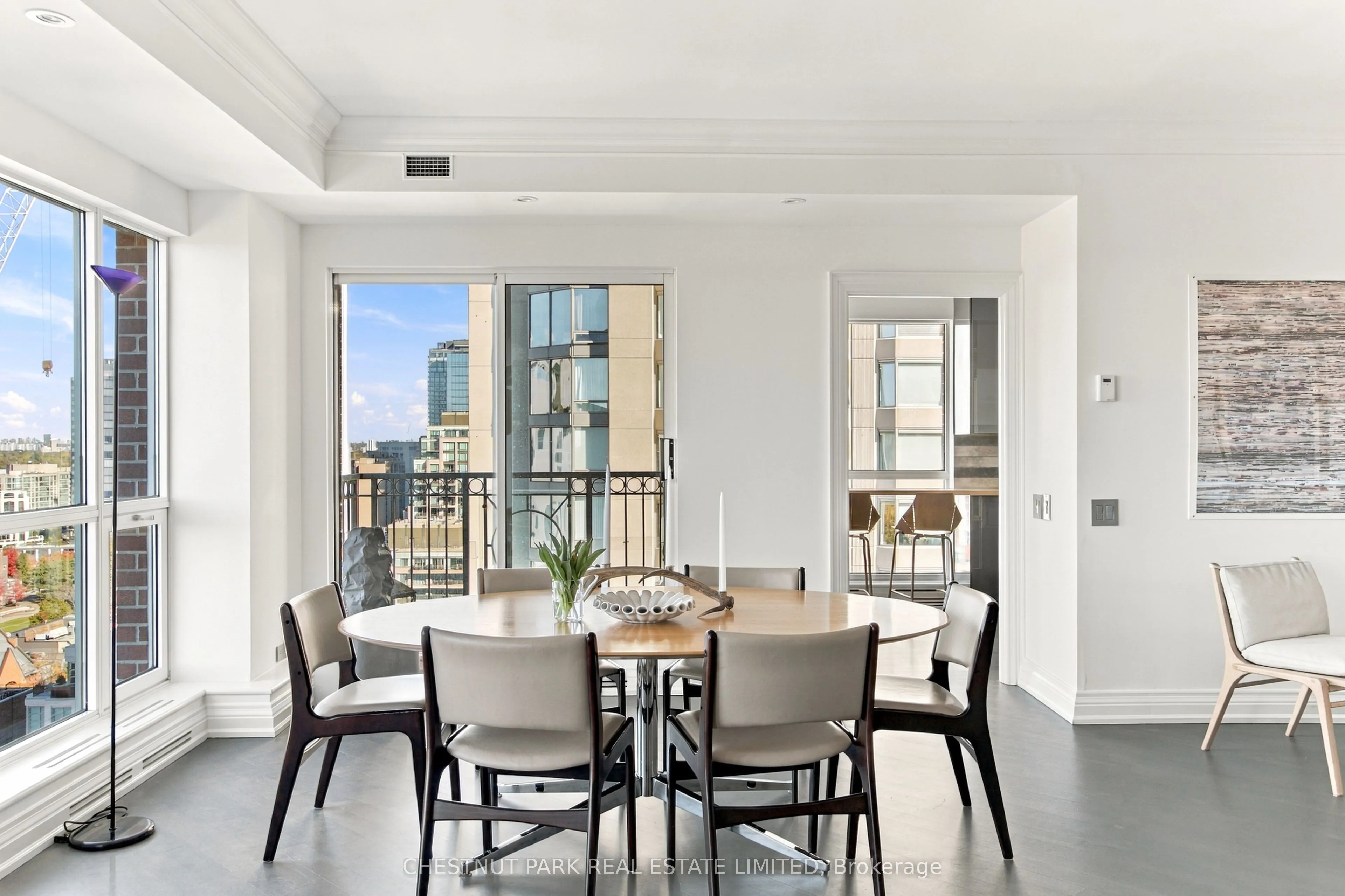 38 Avenue Road #1902