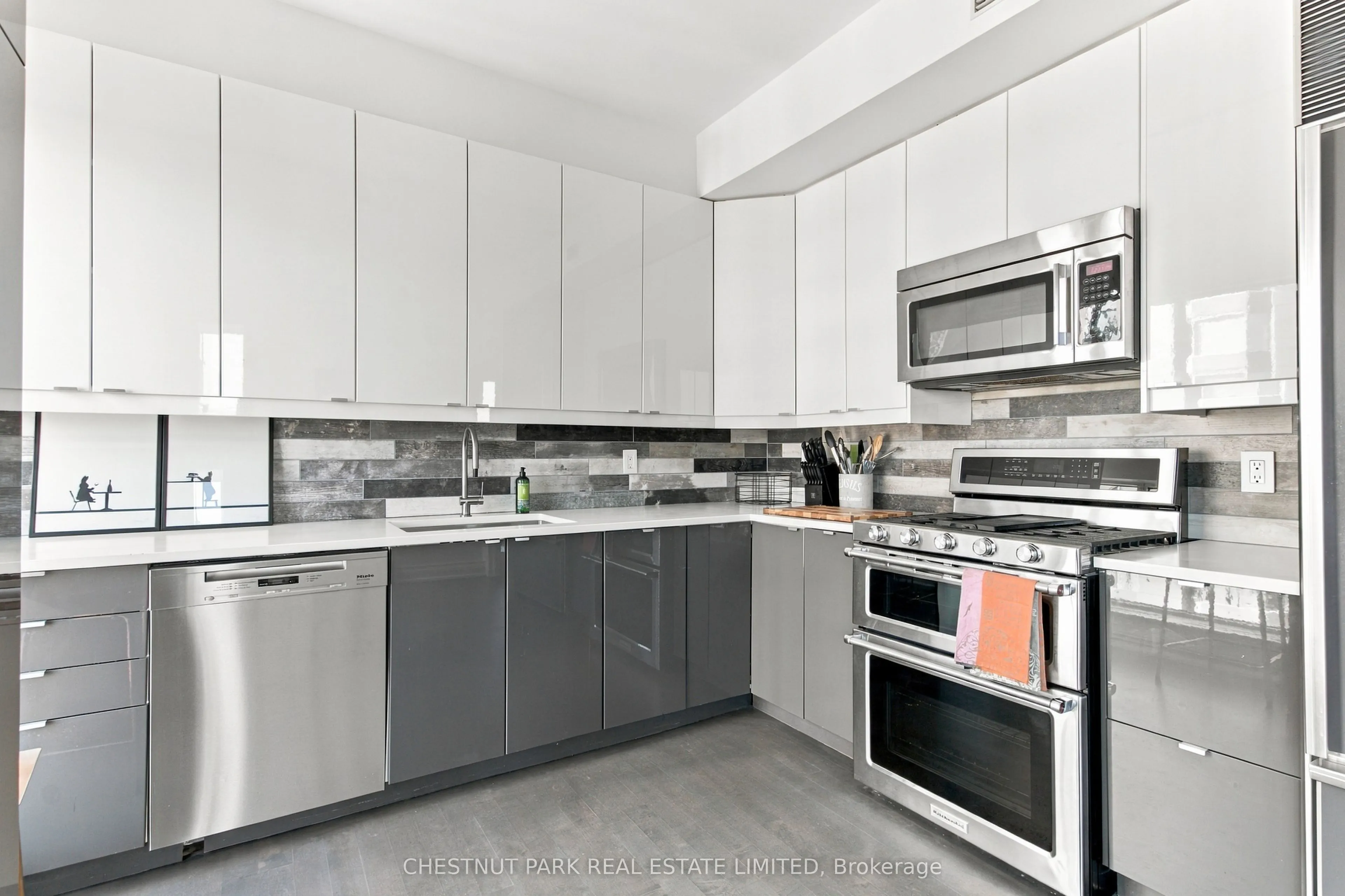 38 Avenue Road #1902