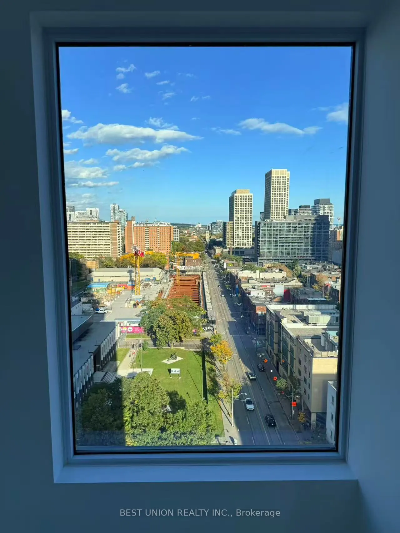 100 Queen Street E #1806