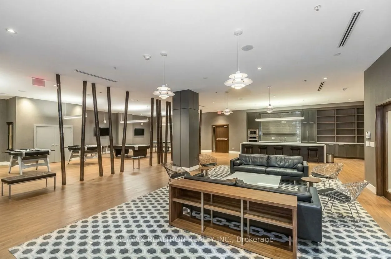 111 St Clair Avenue W #627