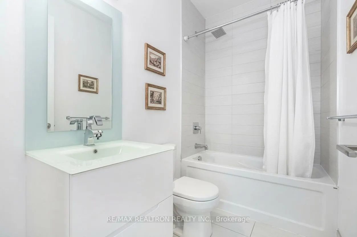 111 St Clair Avenue W #627
