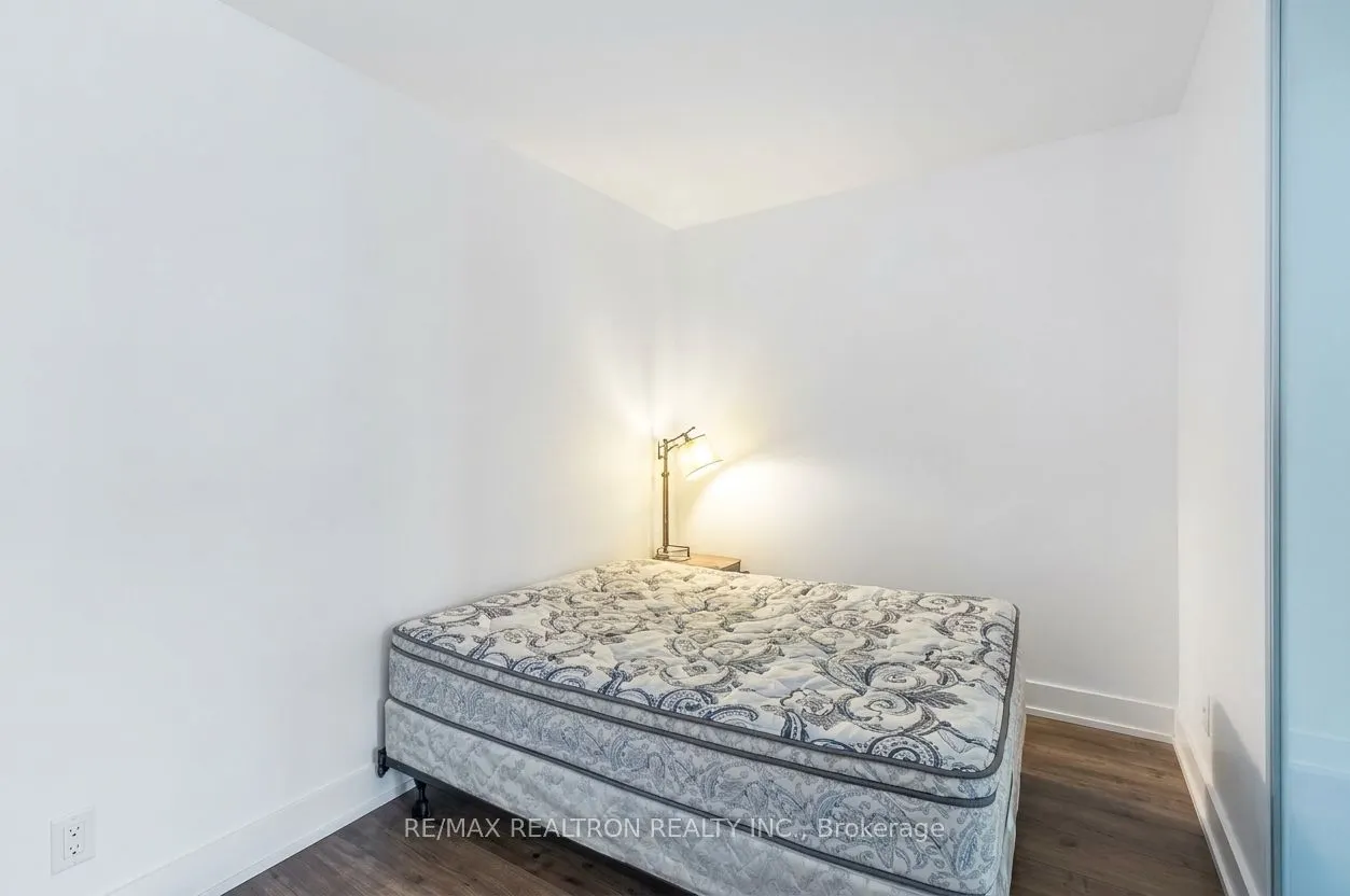 111 St Clair Avenue W #627
