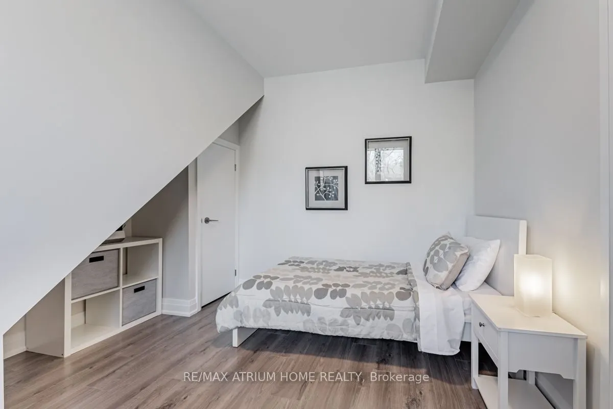 780 Sheppard Avenue E #18