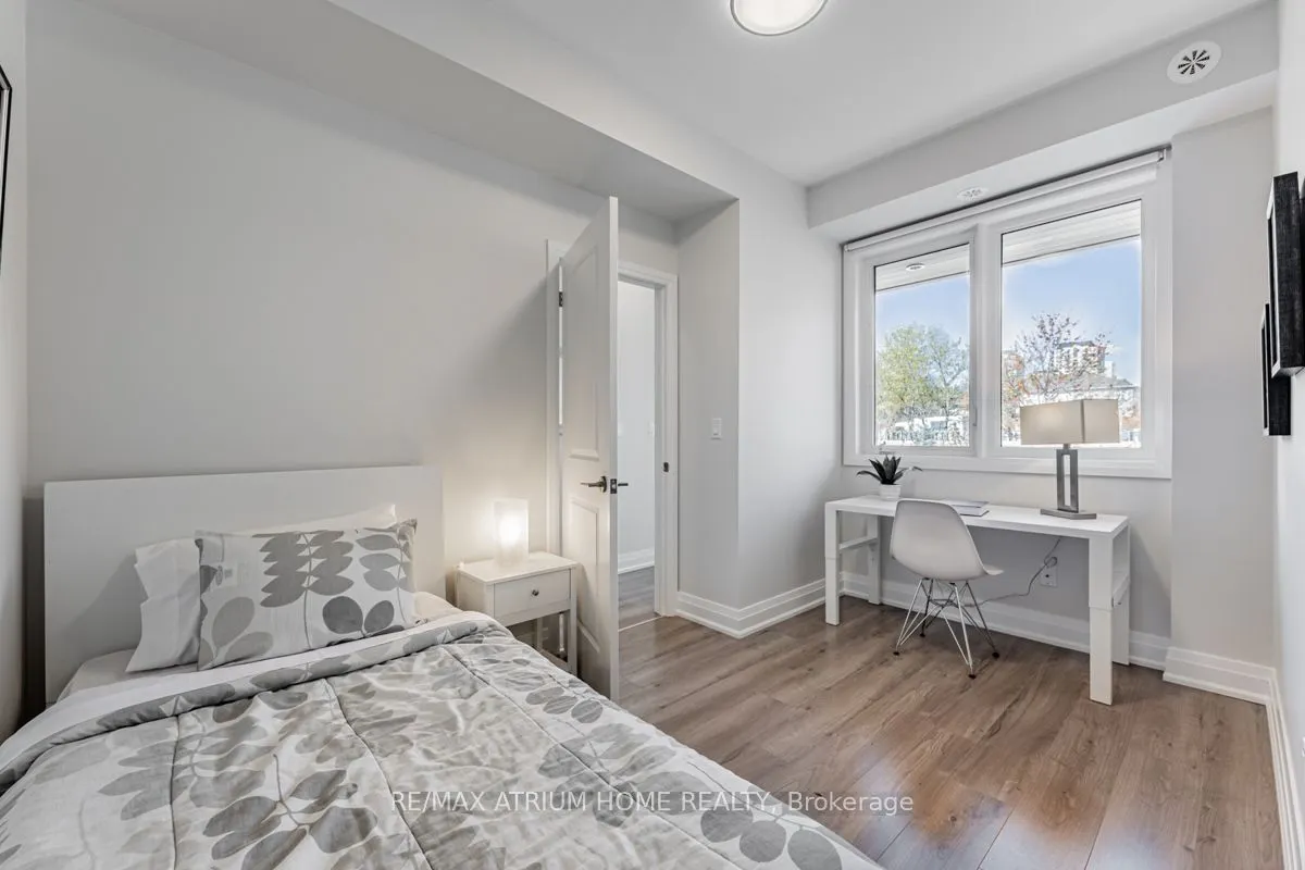 780 Sheppard Avenue E #18