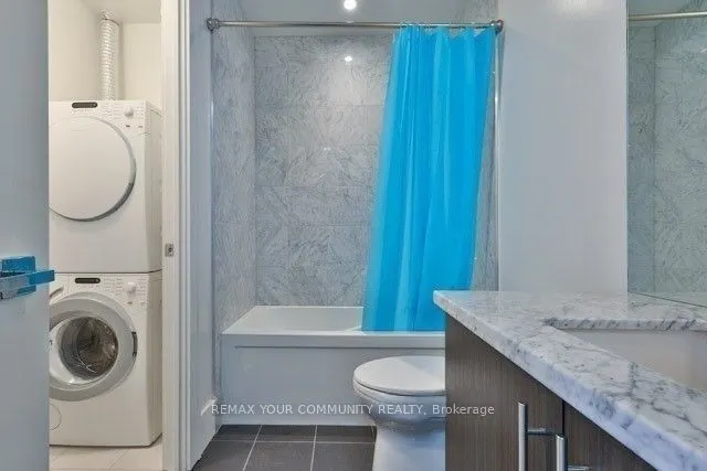 29 Queens Quay E #918