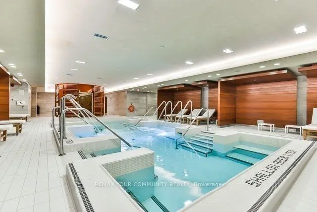 29 Queens Quay E #918