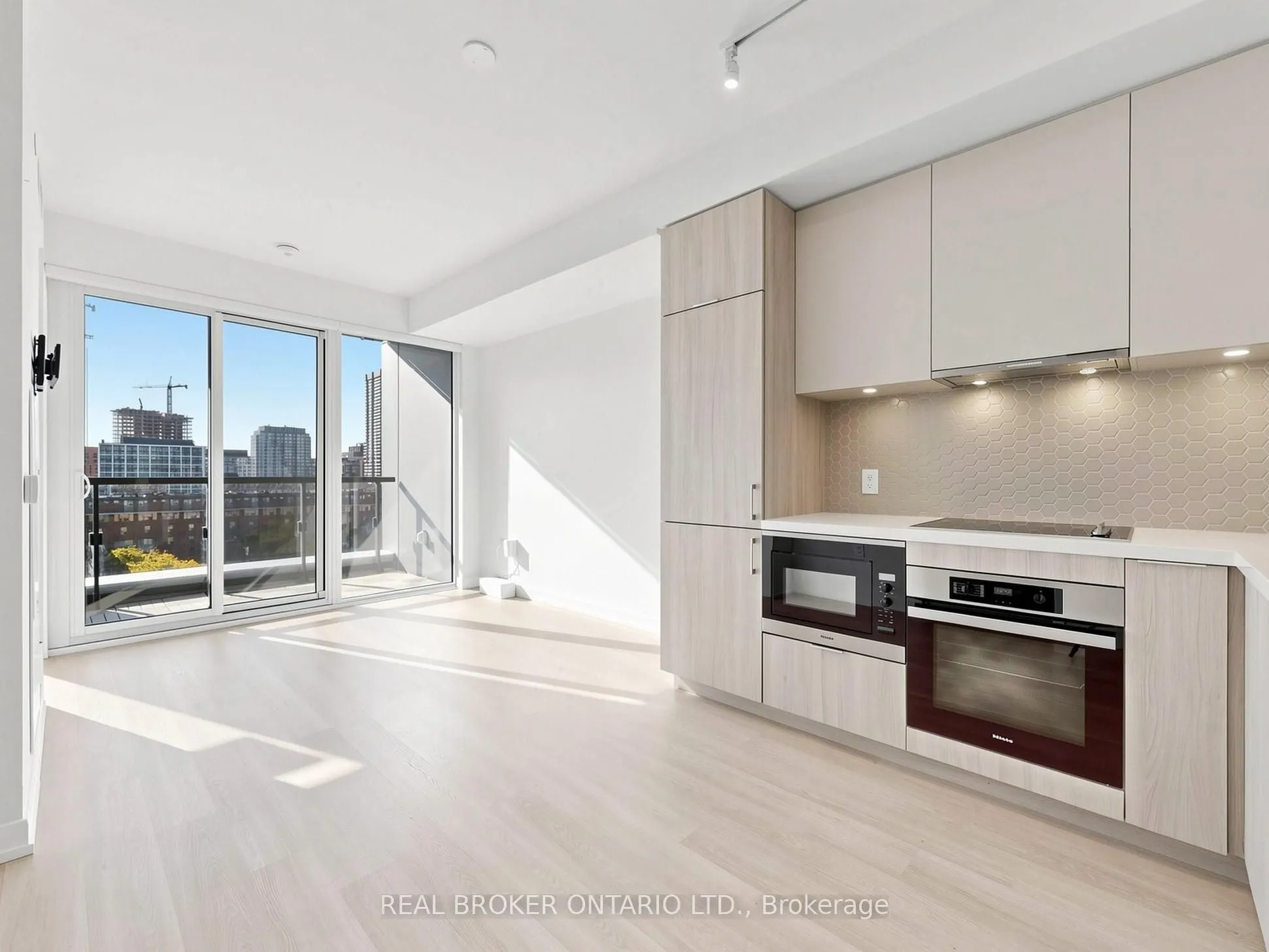 158 Front Street E #816