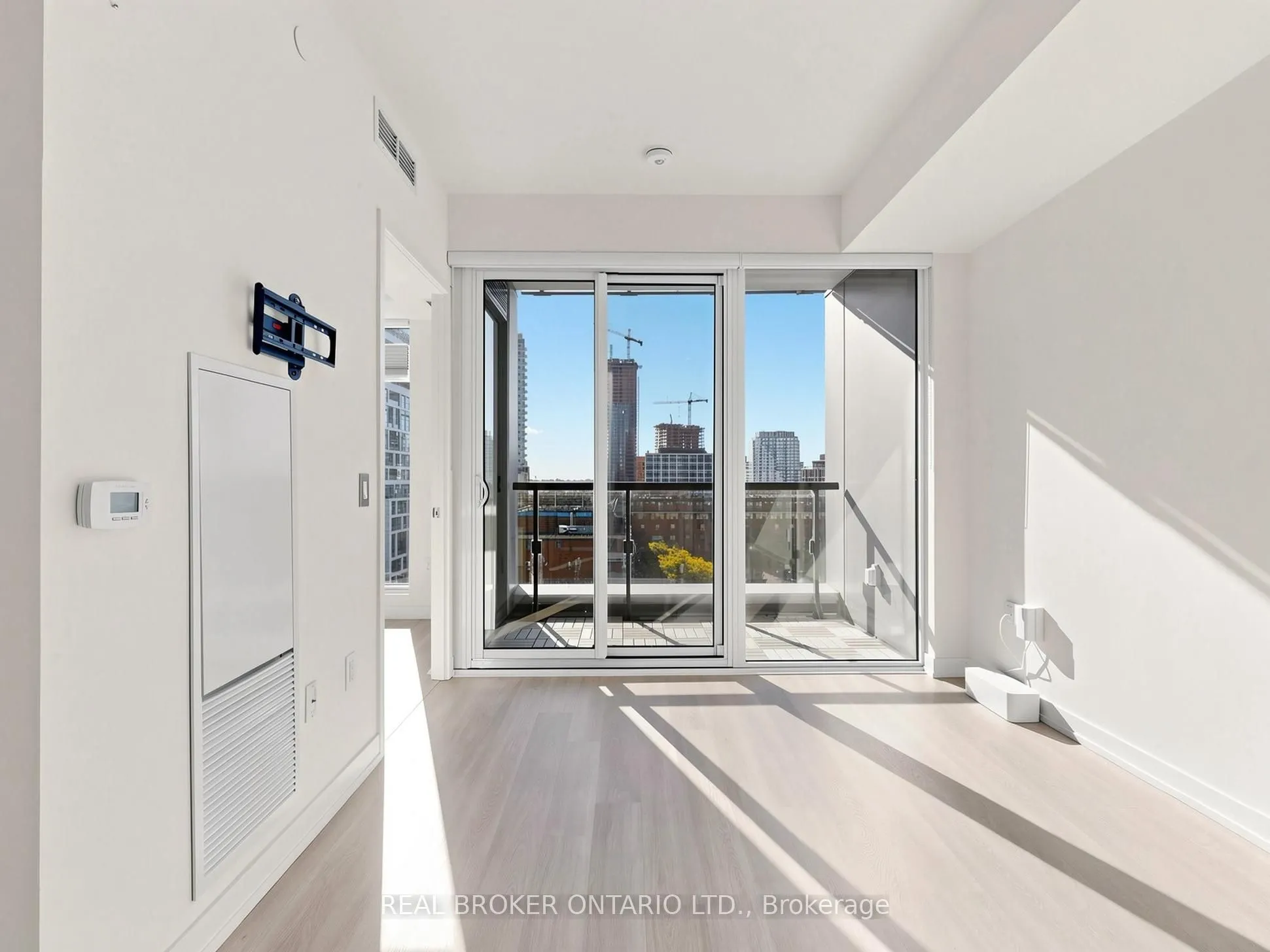 158 Front Street E #816