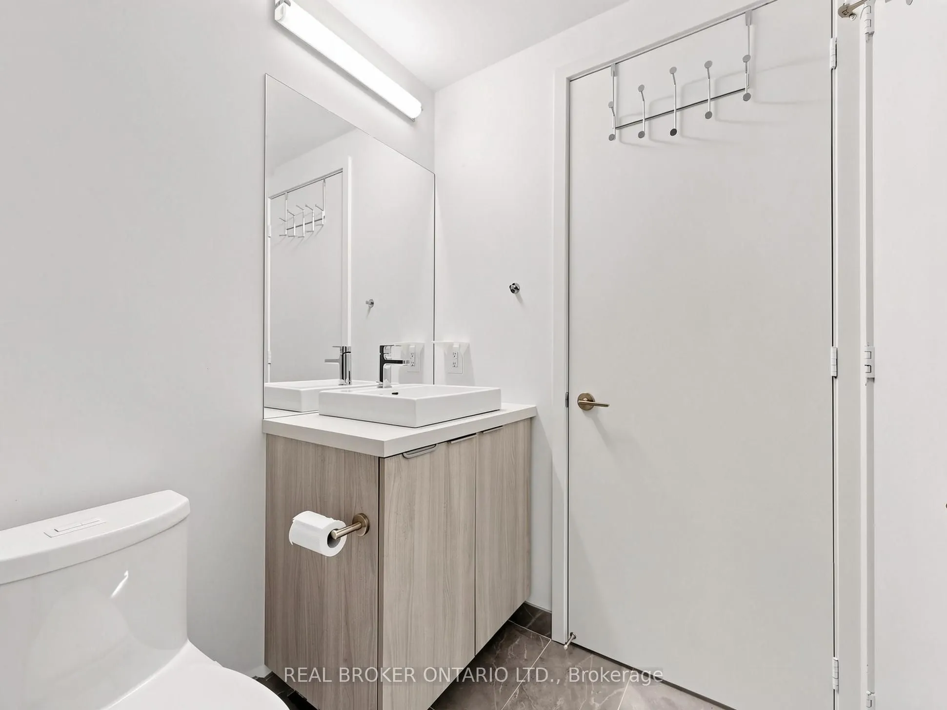 158 Front Street E #816